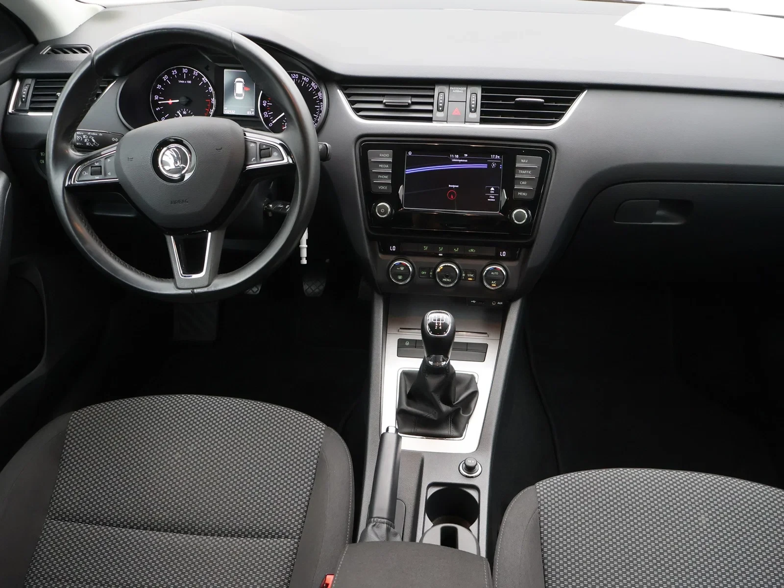 Škoda Octavia Combi Octavia Combi Ambition 1,.6TDI 90PK *TREKHAAK*NAVI*CRUISE CONTROL*DAB RADIO*AIRCO*BLTH*...*