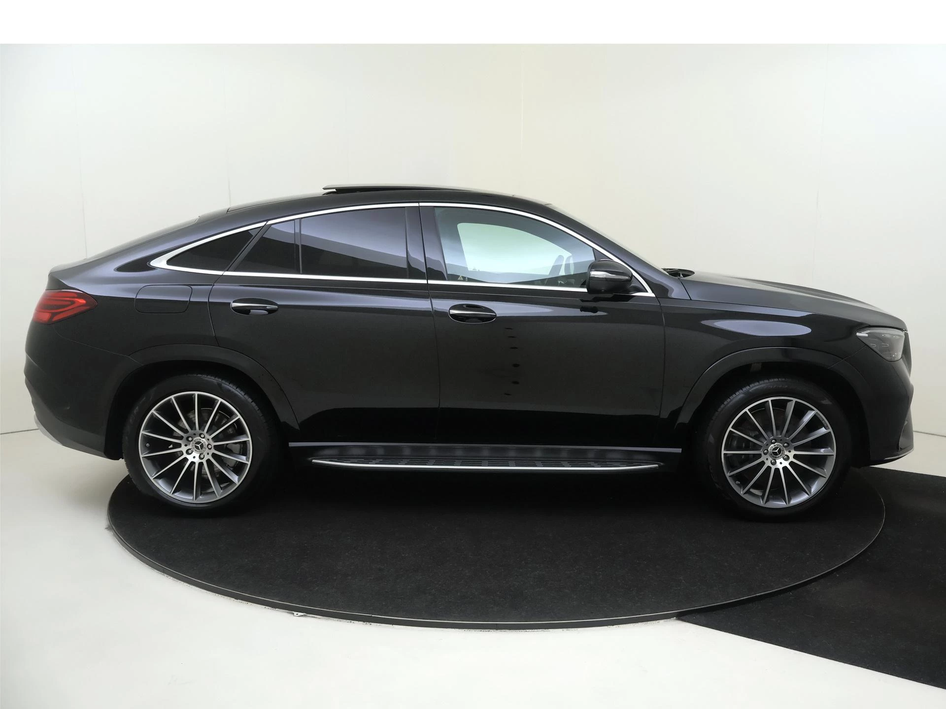 Mercedes-Benz-GLE-image-9