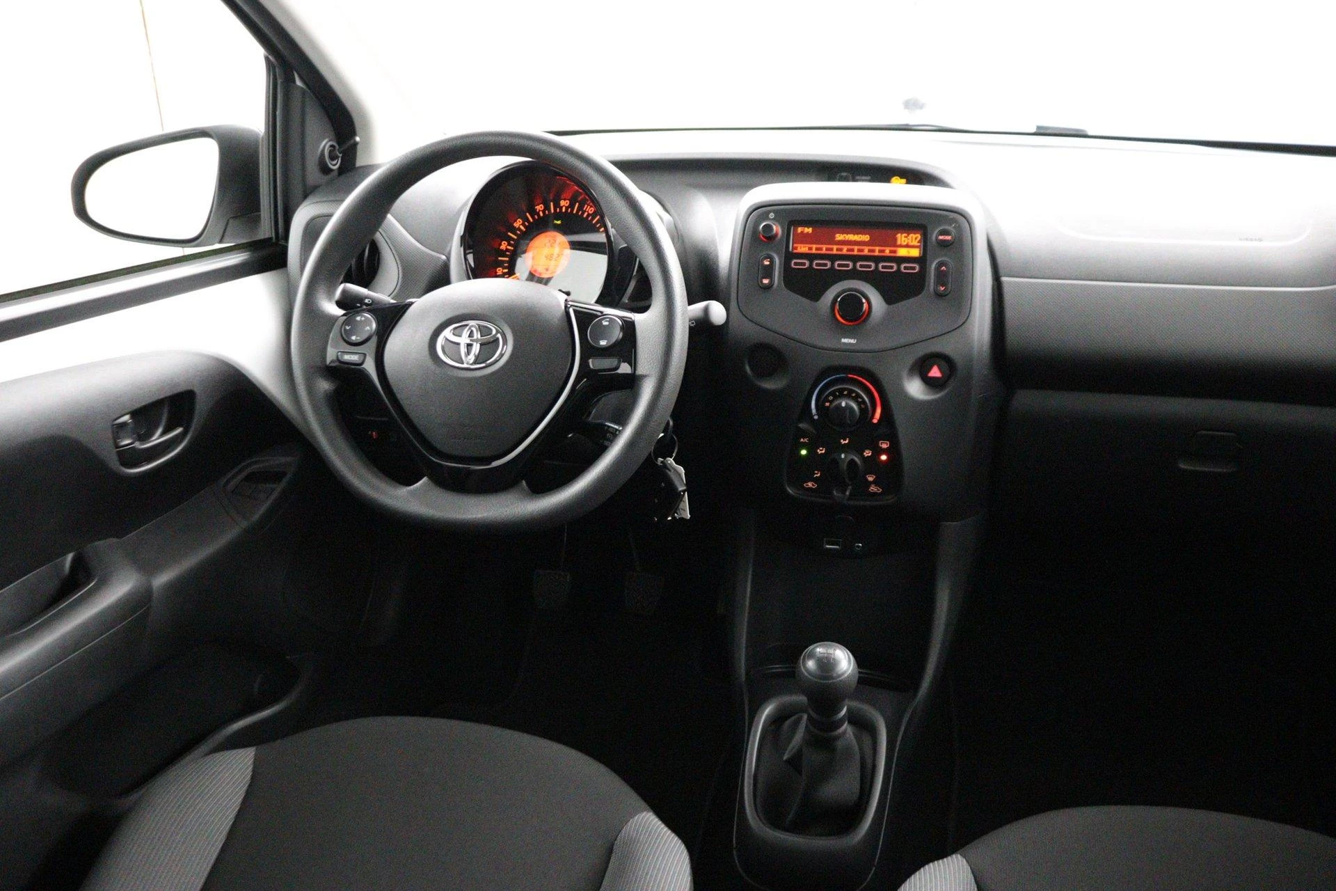 Toyota Aygo 1.0 VVT-i x-fun |