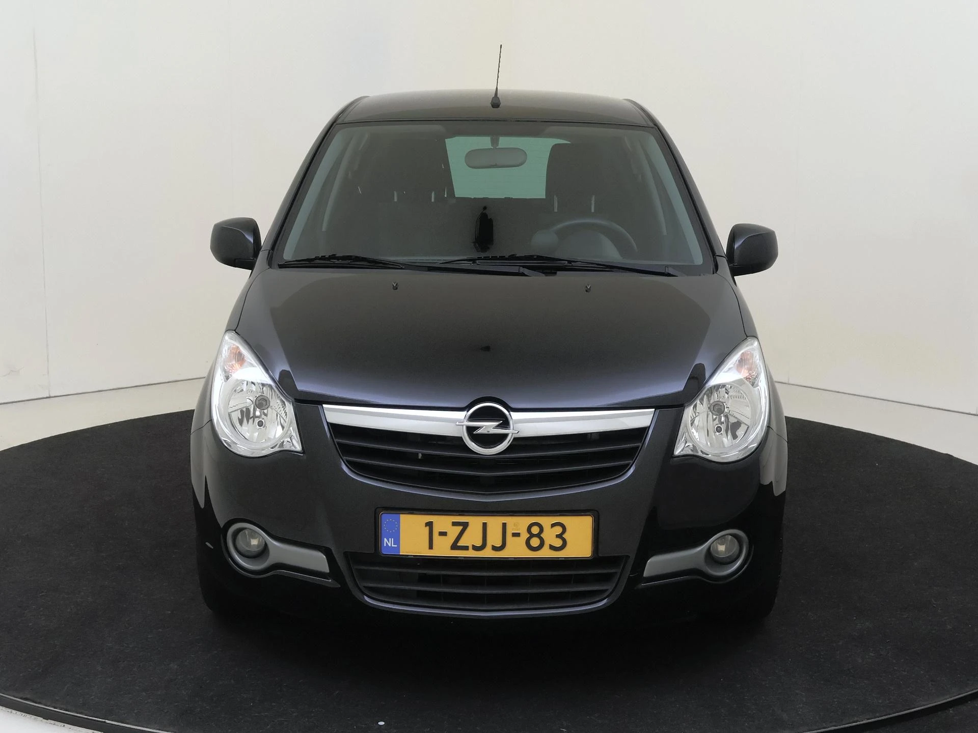 Opel-Agila-image-4