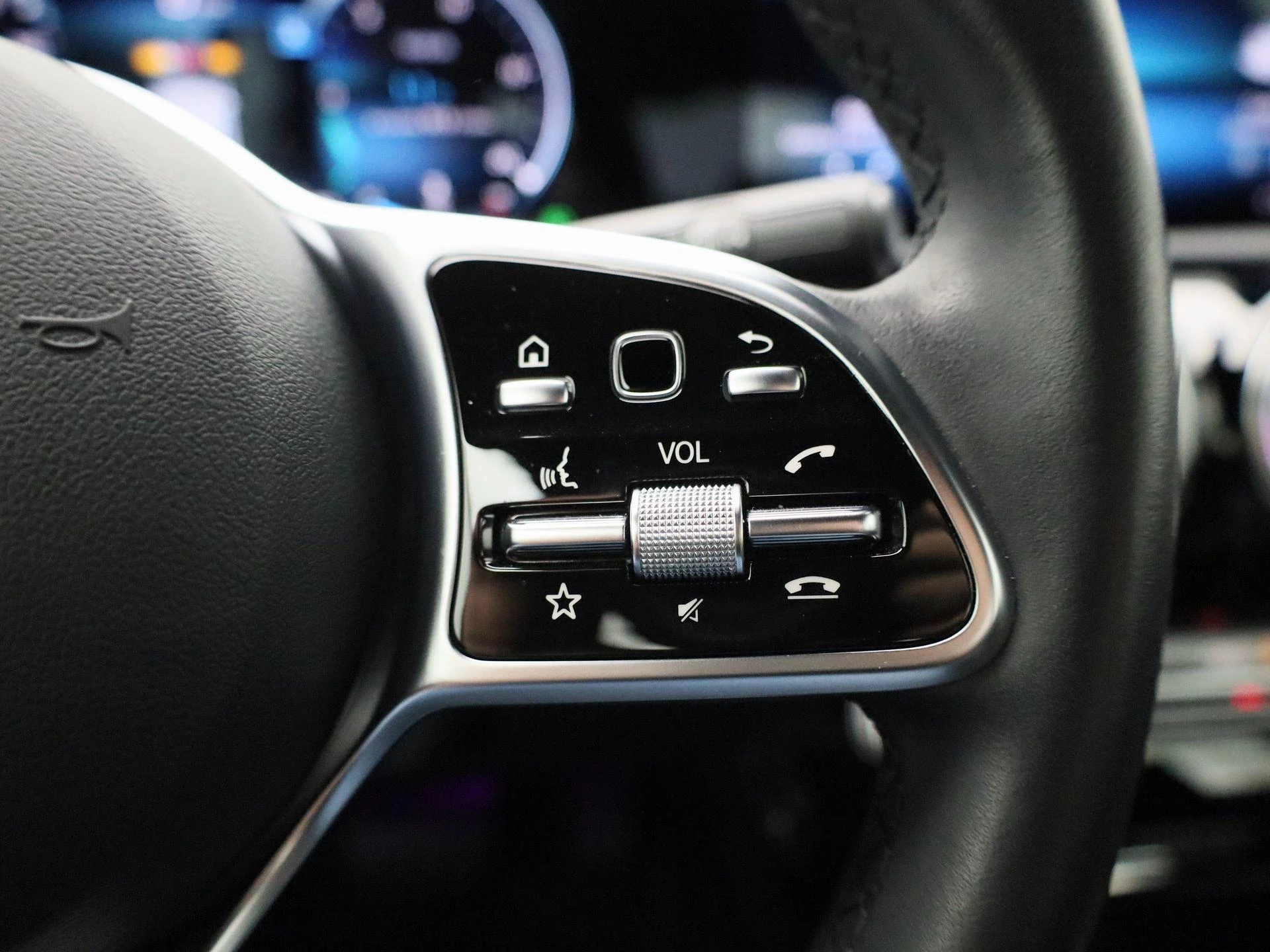 Mercedes-Benz-A-Klasse-image-14