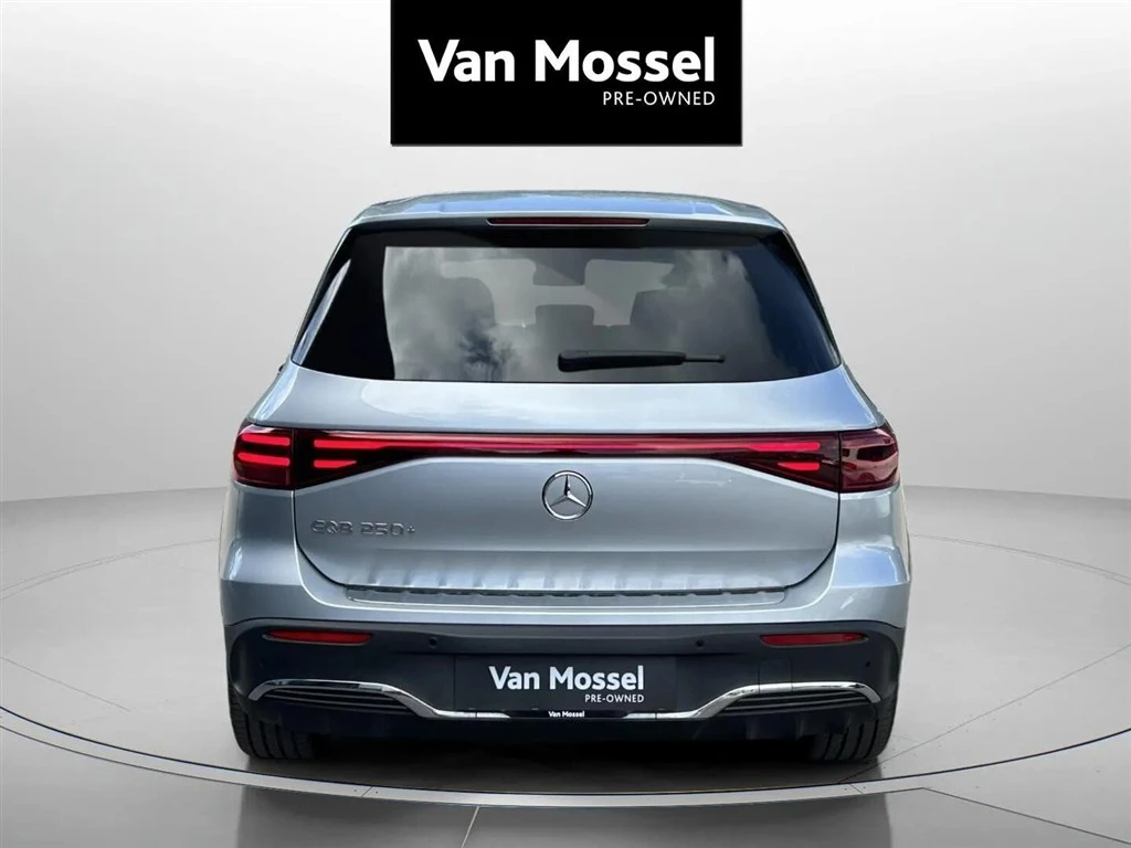 Mercedes-Benz-EQB-image-5