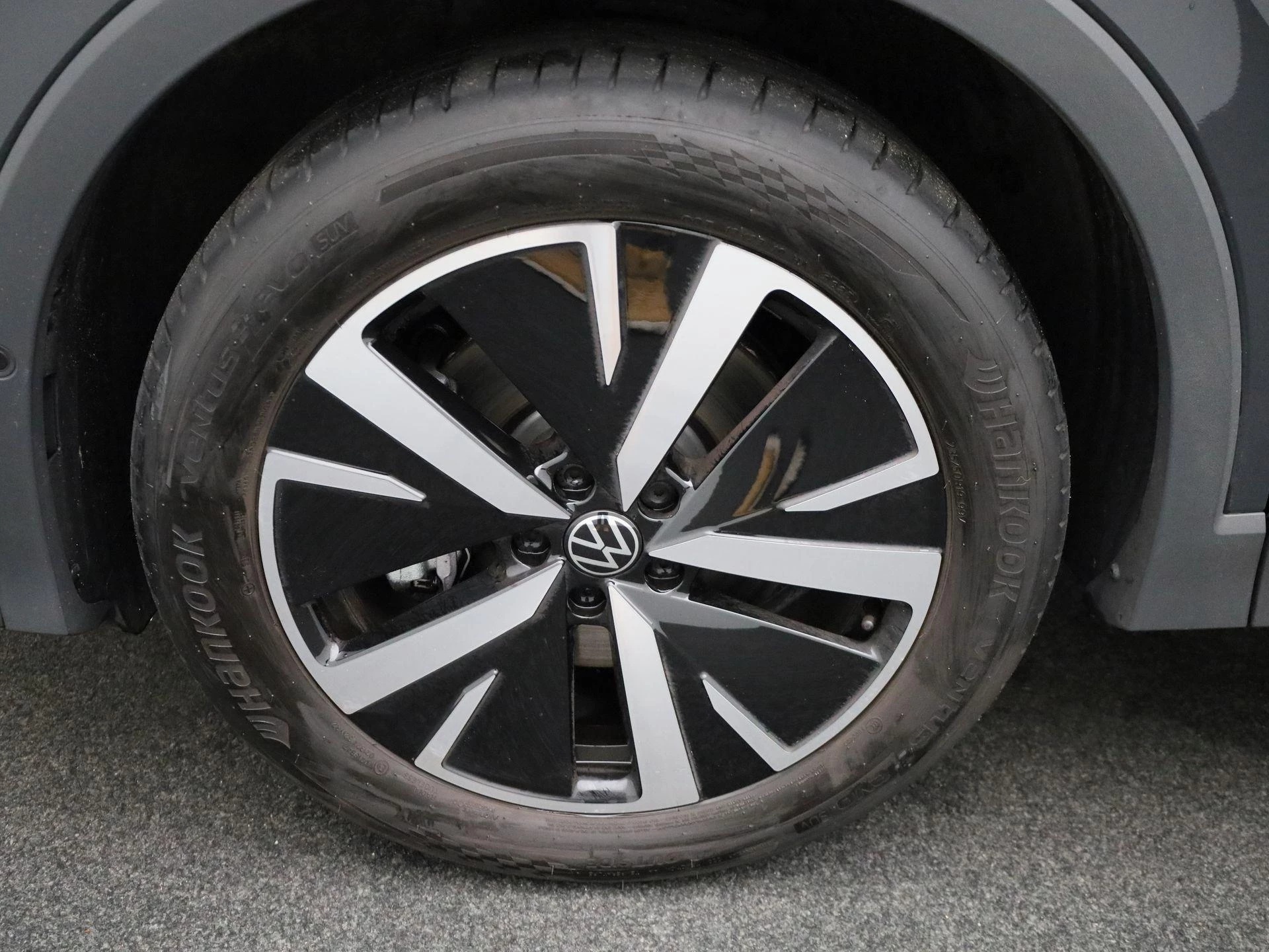 Volkswagen-Tiguan-image-15