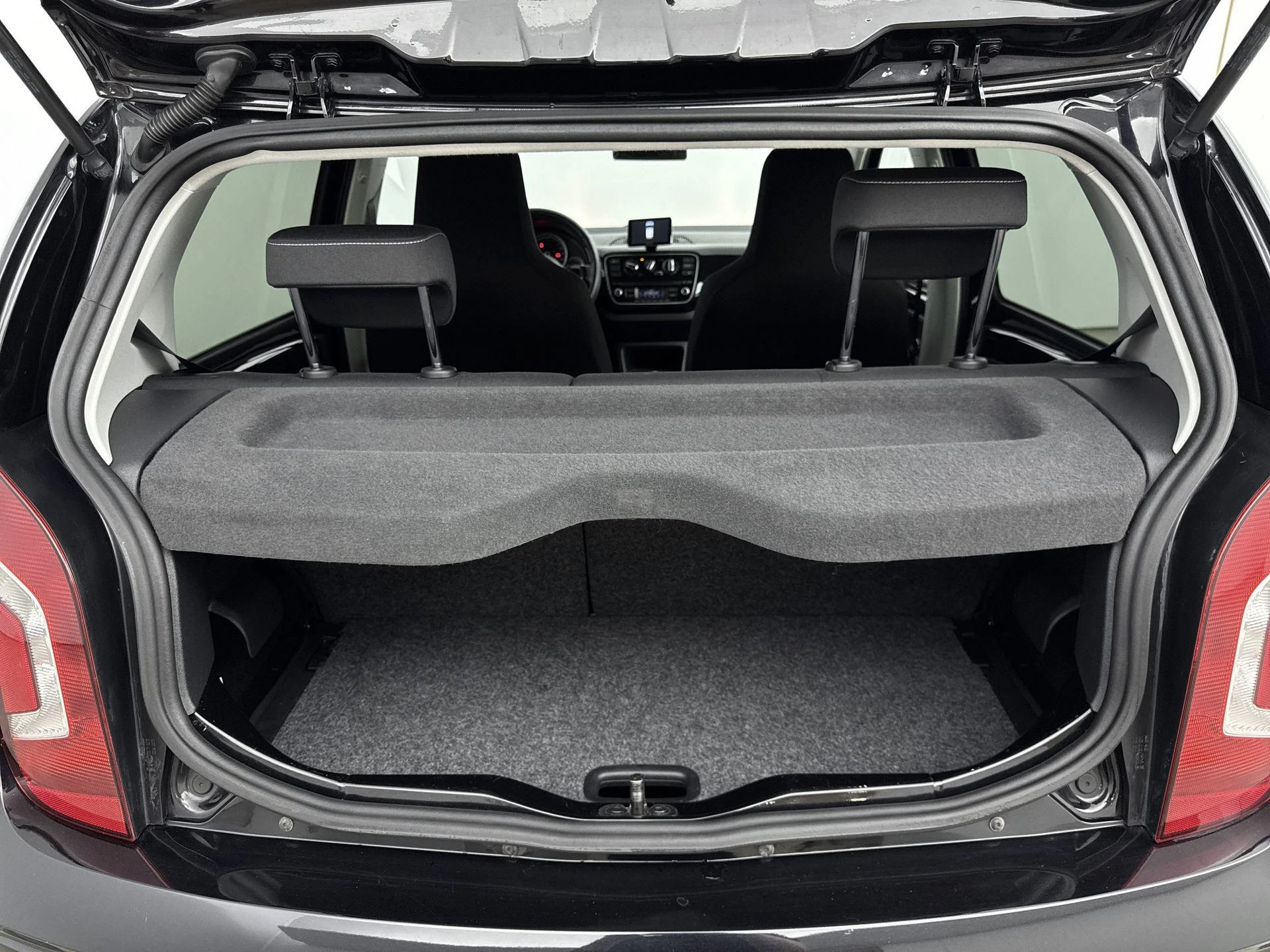 Volkswagen-up!-image-16