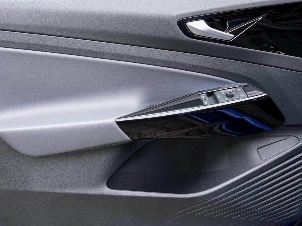 Volkswagen ID.4 Pro Performance 150 KW,Wärmepumpe,LED,ACC Navi,App Connect,ALU 19",Lenkrad/Sitzheizung