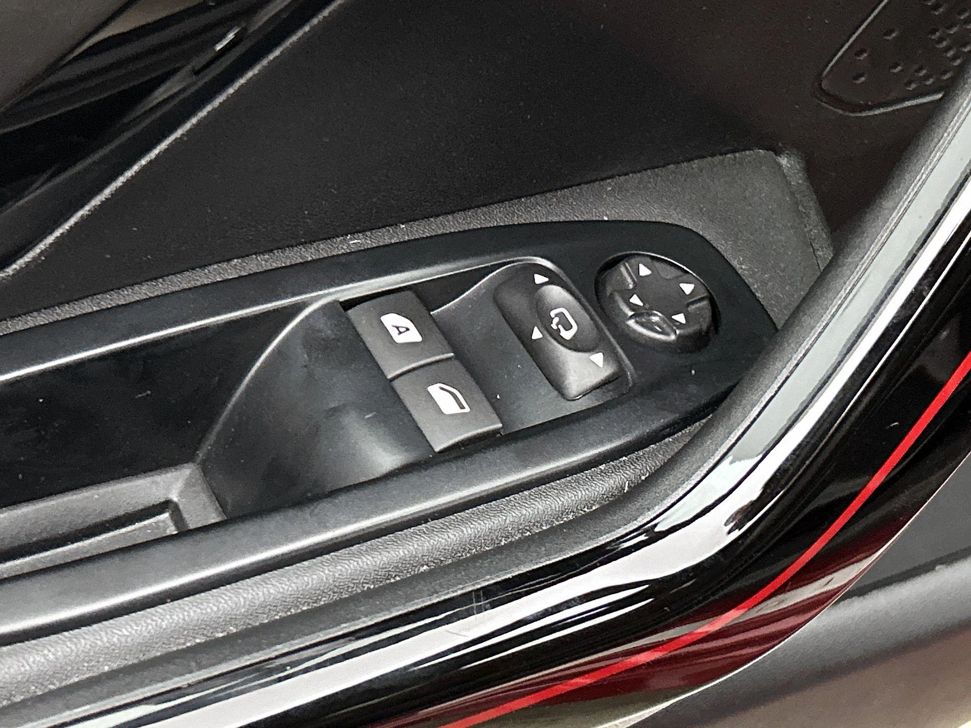 Peugeot 208 1.6 e-THP GTi