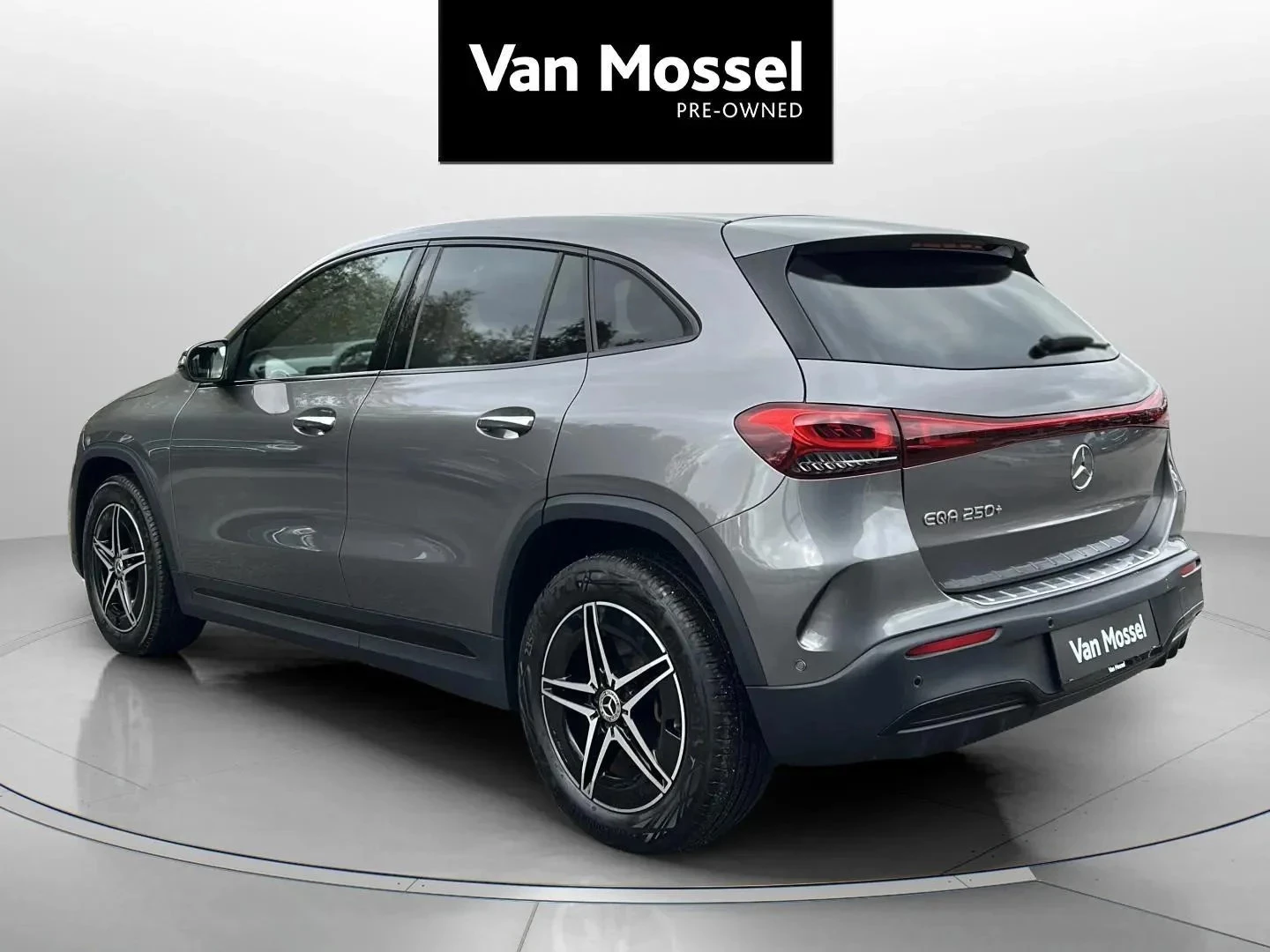 Mercedes-Benz-EQA-image-6