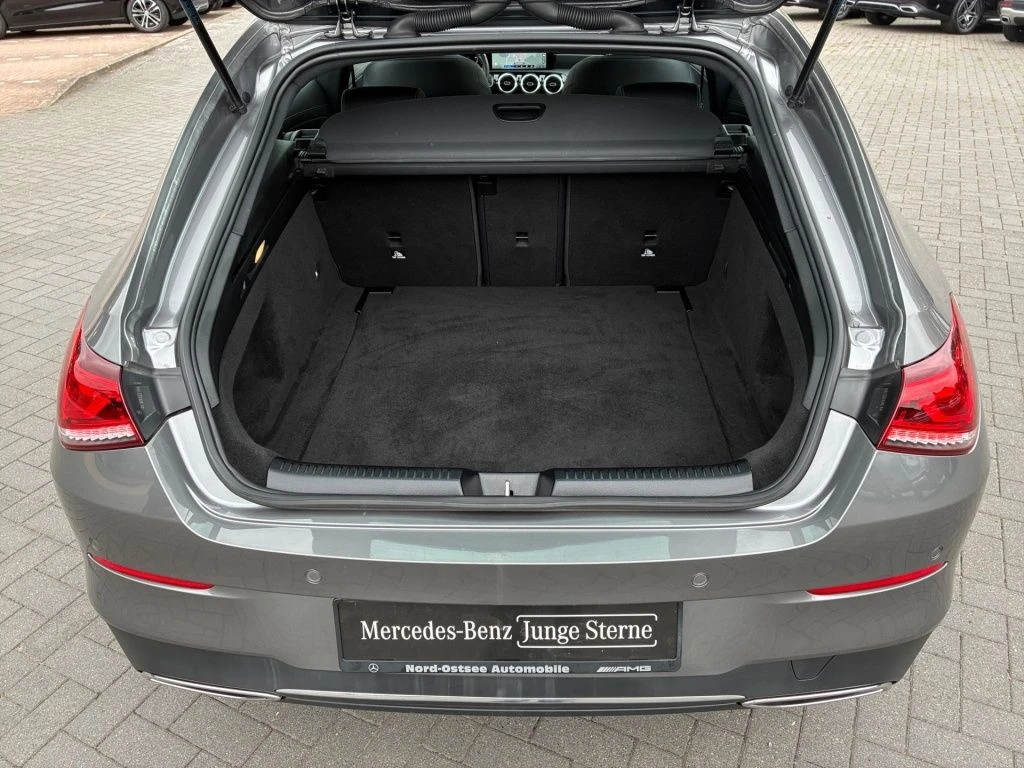 Mercedes-Benz-CLA 200 d-image-13