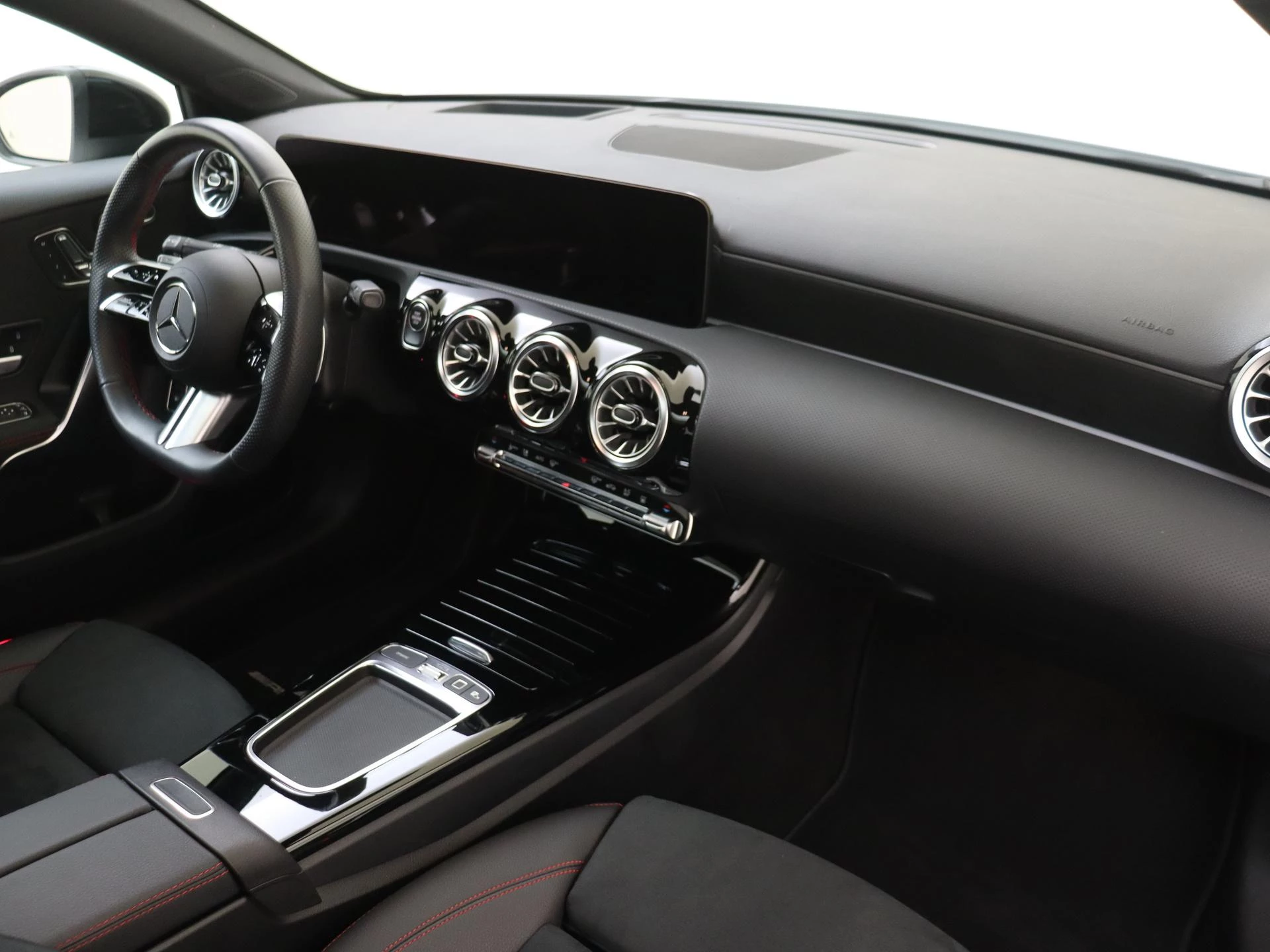 Mercedes-Benz-A-Klasse-image-10