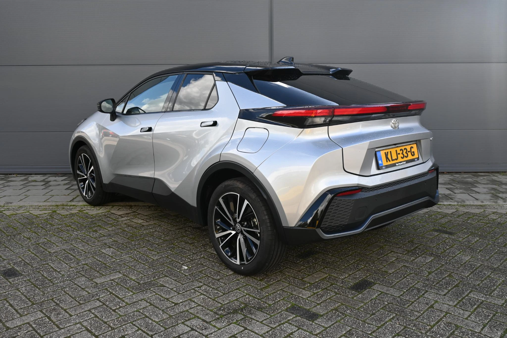 Toyota-C-HR-image-3