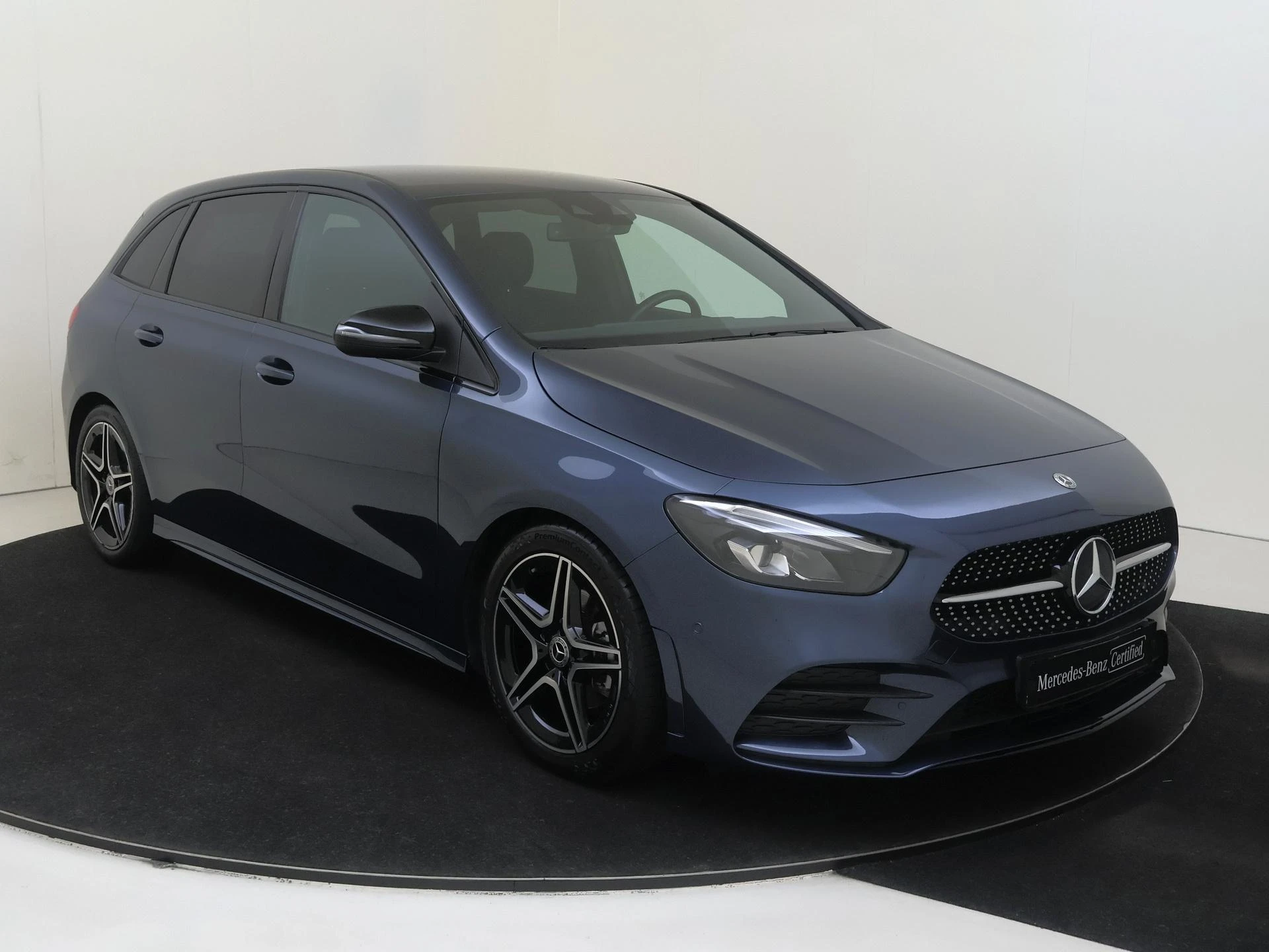 Mercedes-Benz-B-Klasse-image-1