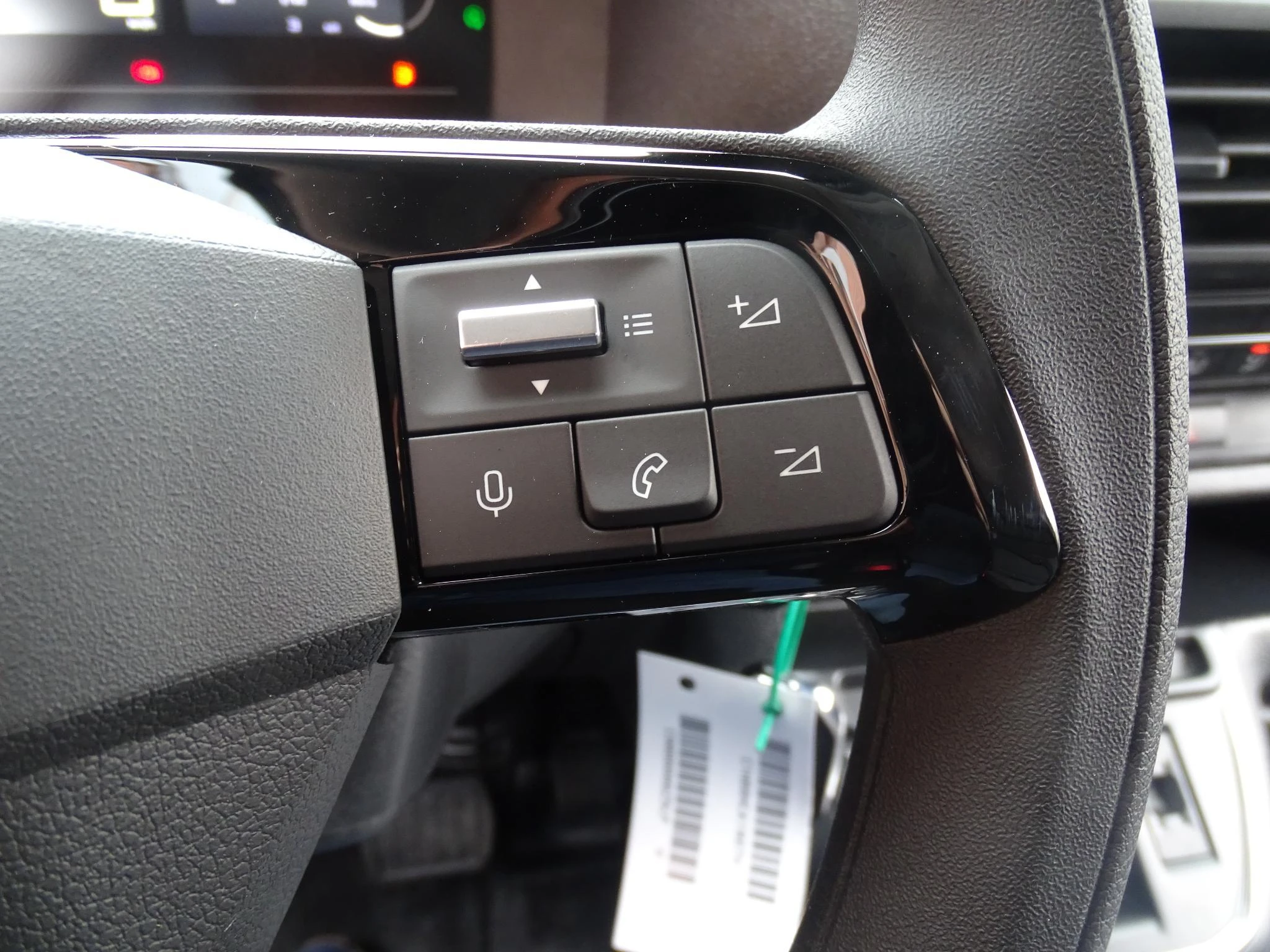 Opel-Vivaro-image-14