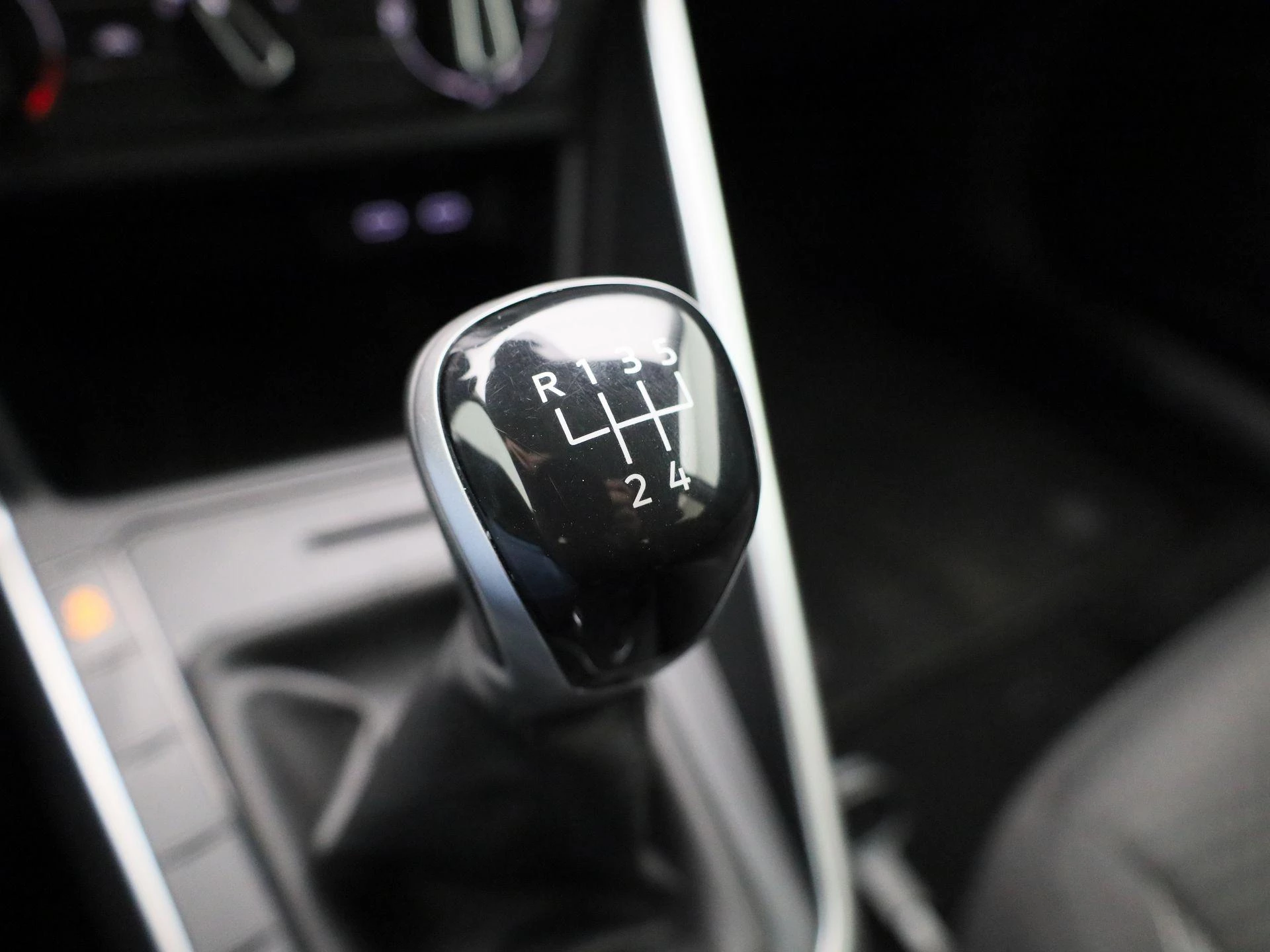 Volkswagen-Polo-image-22