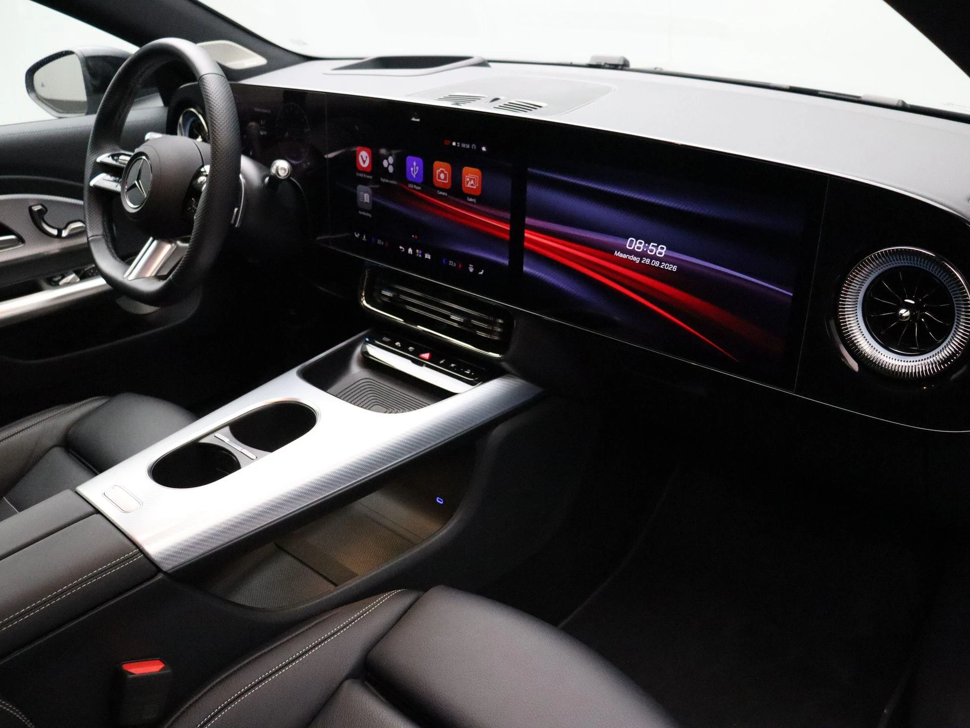 Mercedes-Benz-CLA-image-29