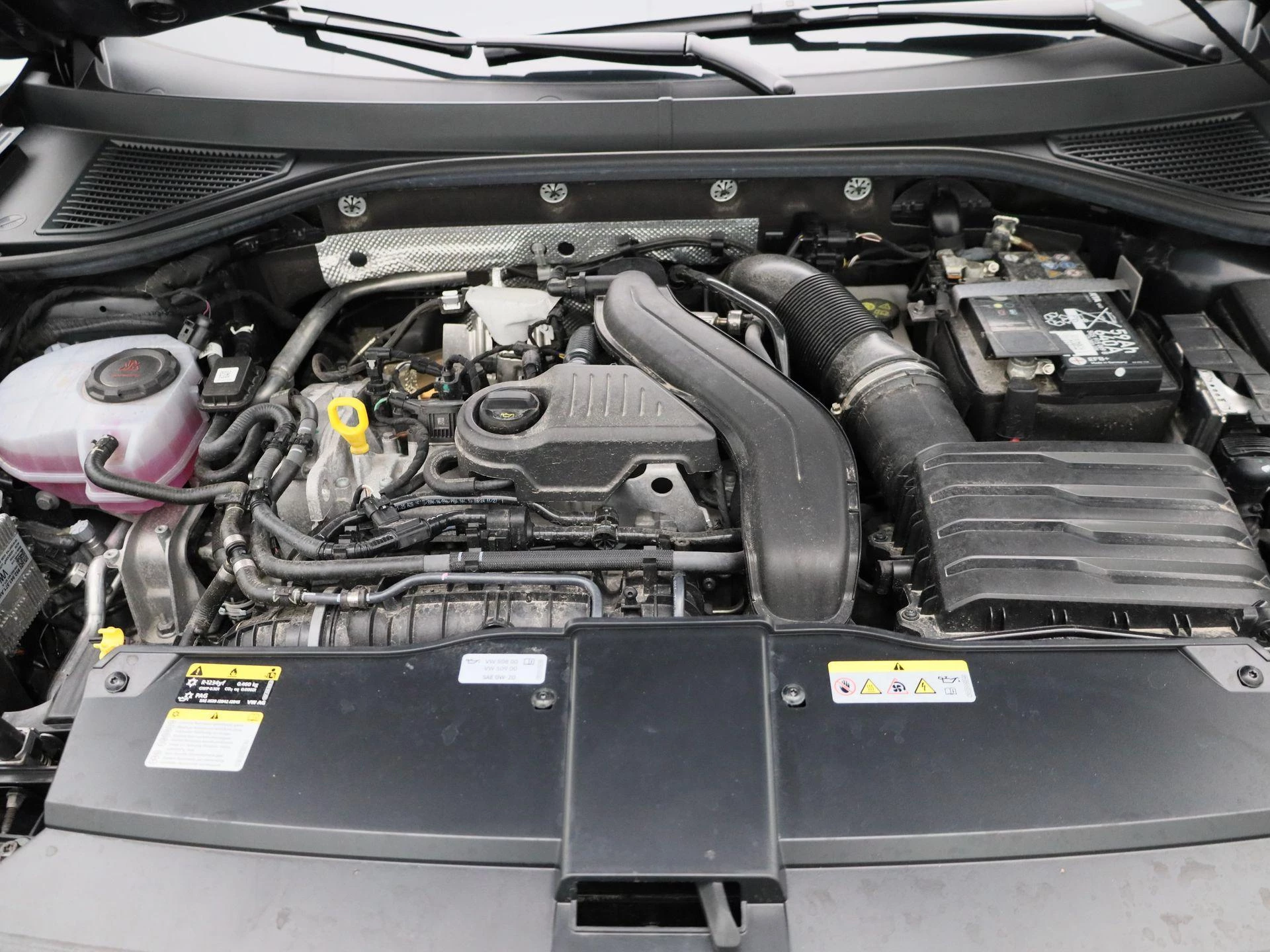Volkswagen-T-Roc-image-37