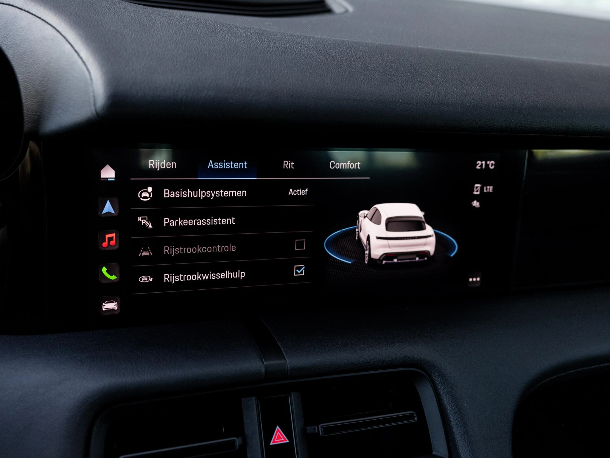 Porsche-Taycan-image-34