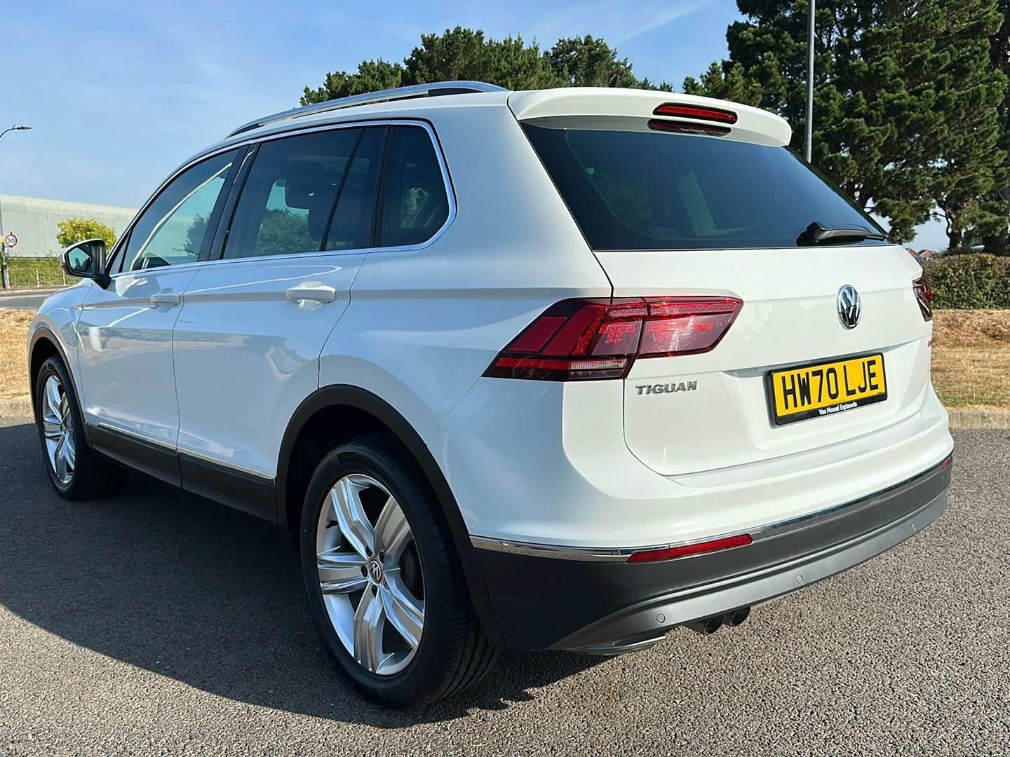 Volkswagen-Tiguan-image-2
