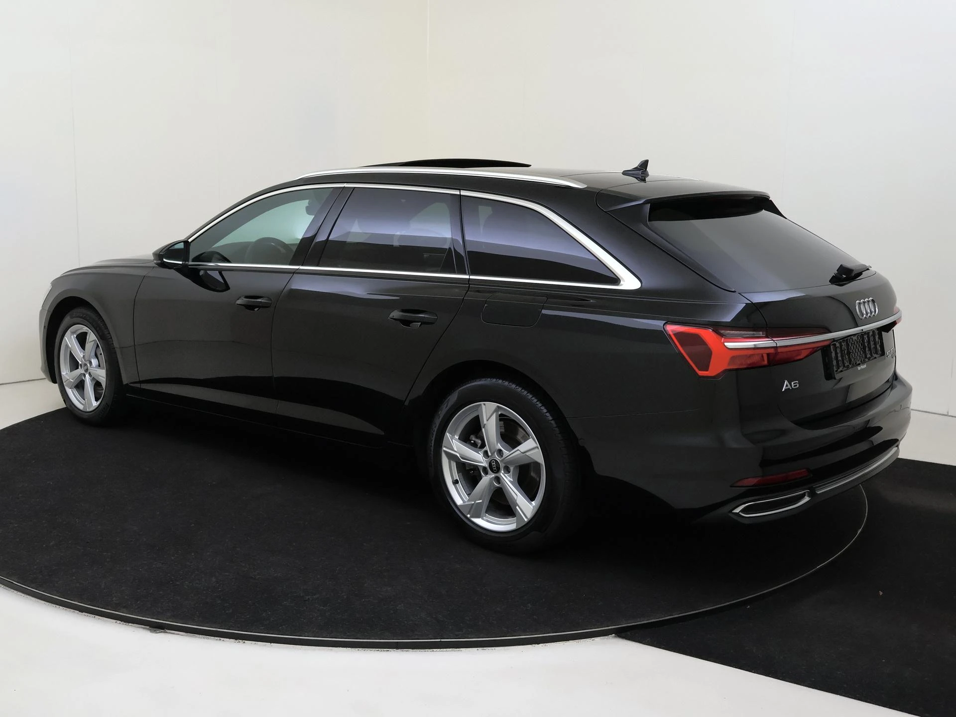 Audi-A6-image-2