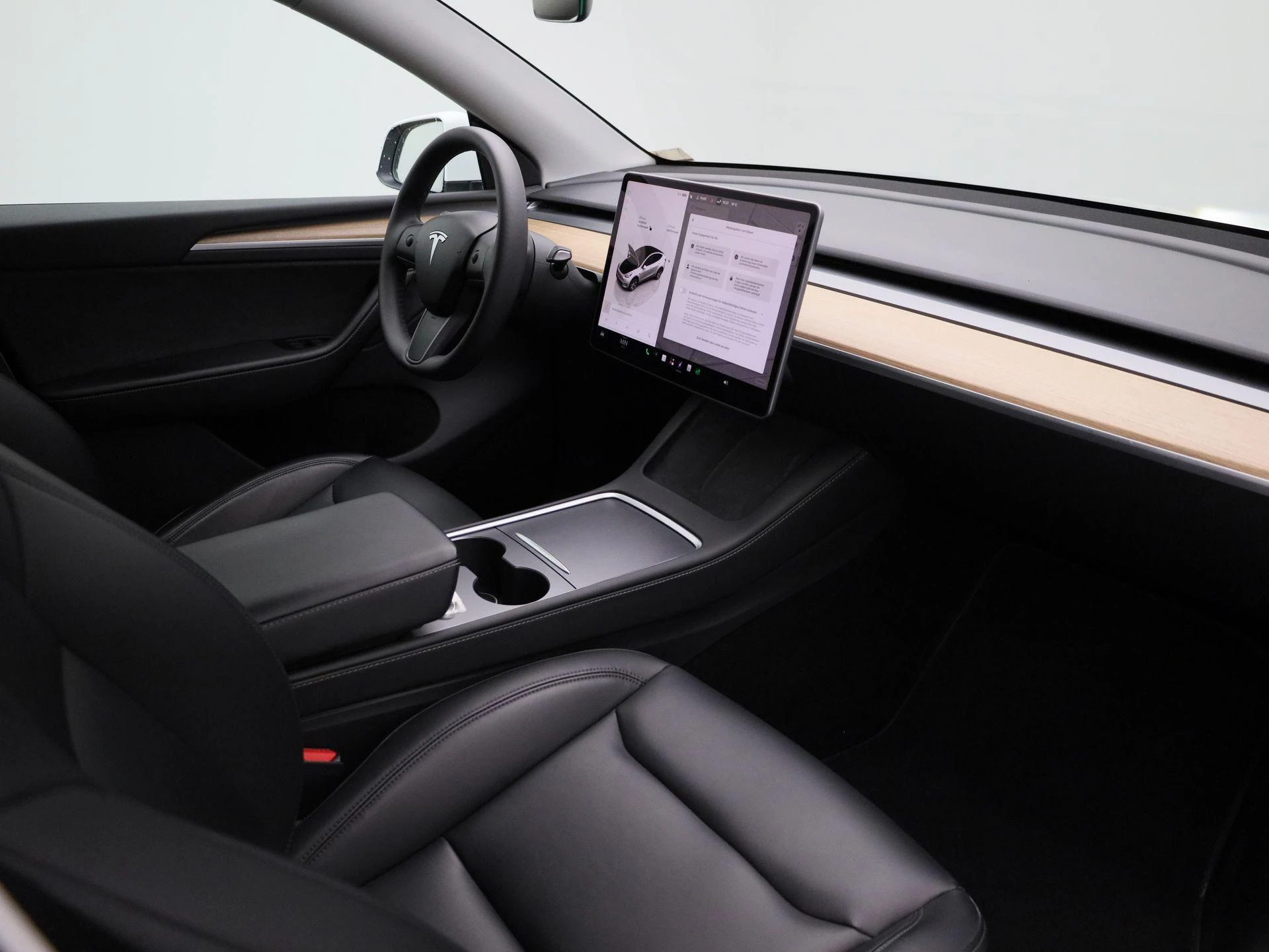 Tesla-Model Y-image-35