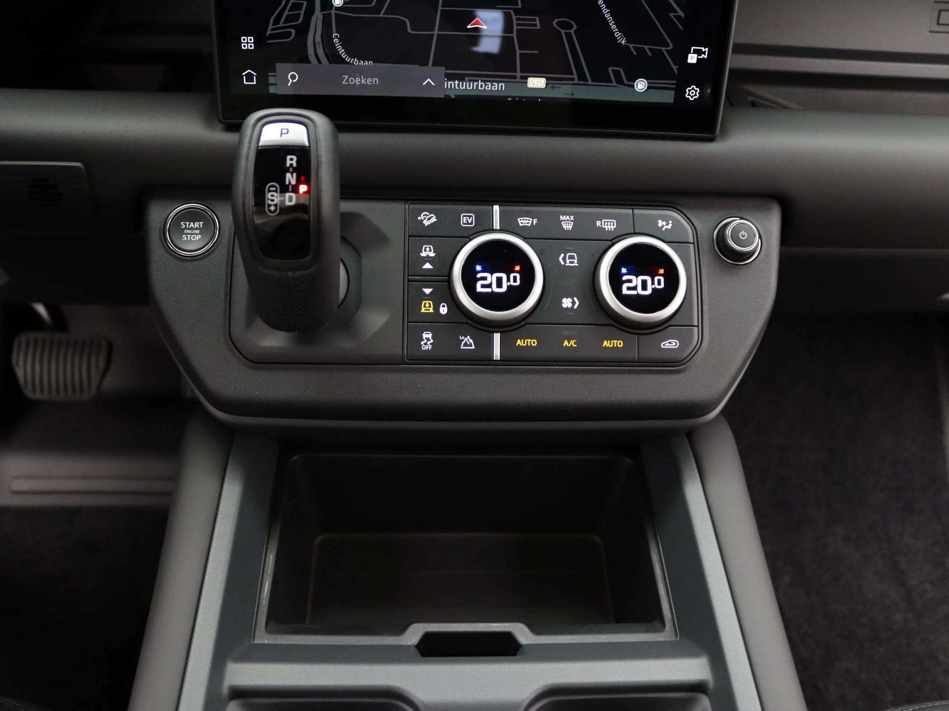 Land Rover-Defender-image-10