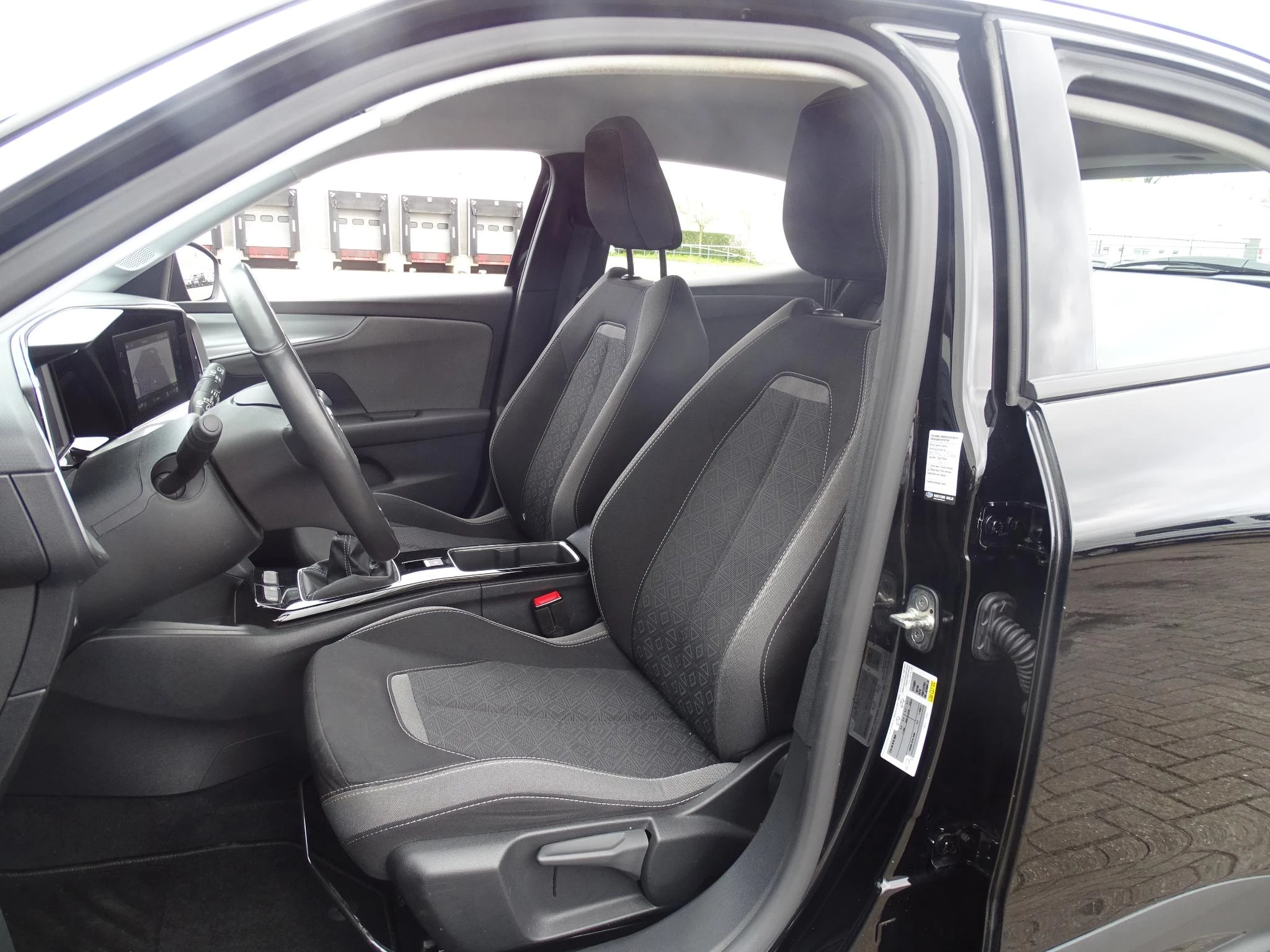 Opel Mokka 1.2T Edition+gps+camera+park pilot achteraan