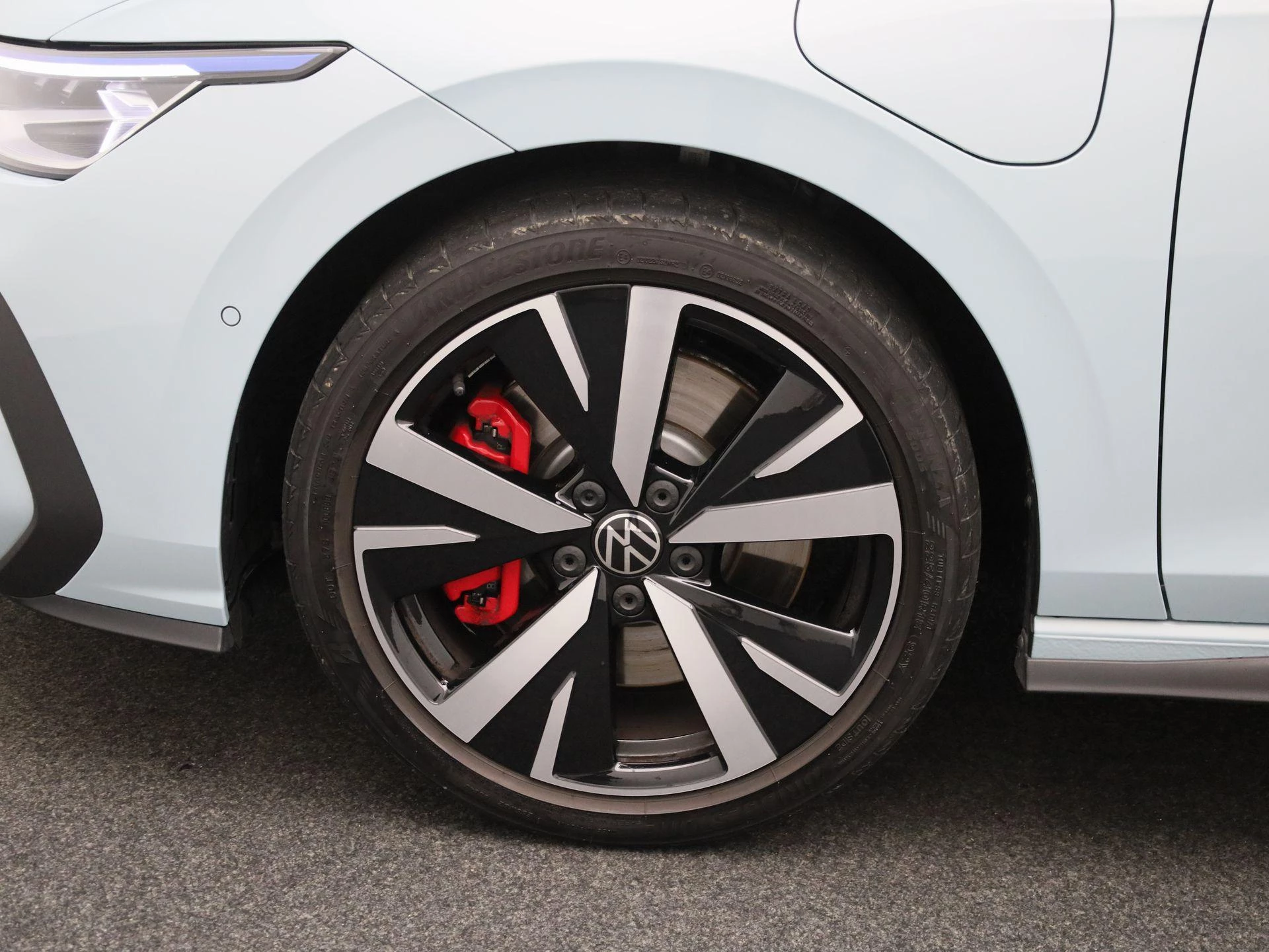 Volkswagen-Golf-image-11