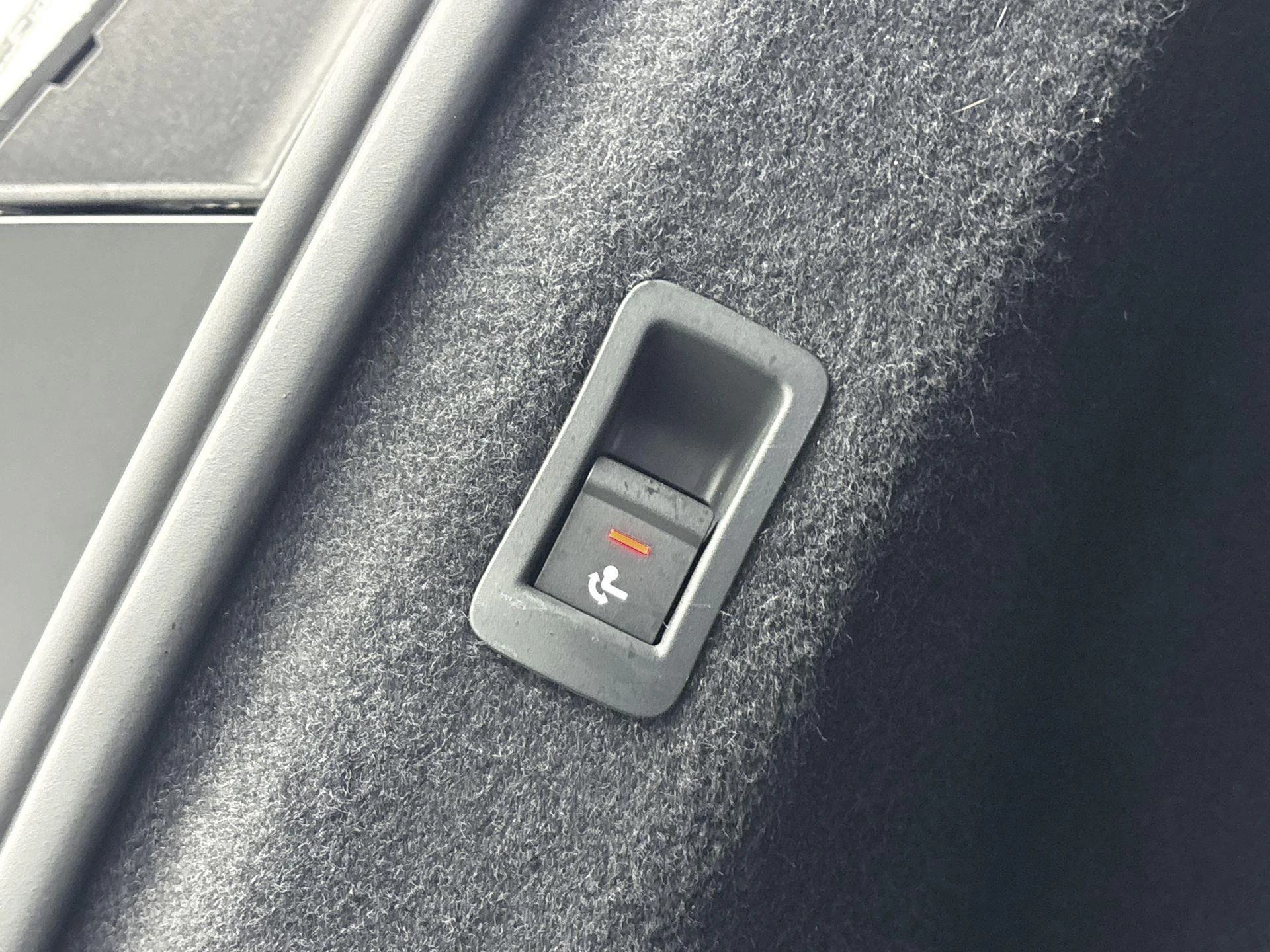 Audi-Q4 e-tron-image-8