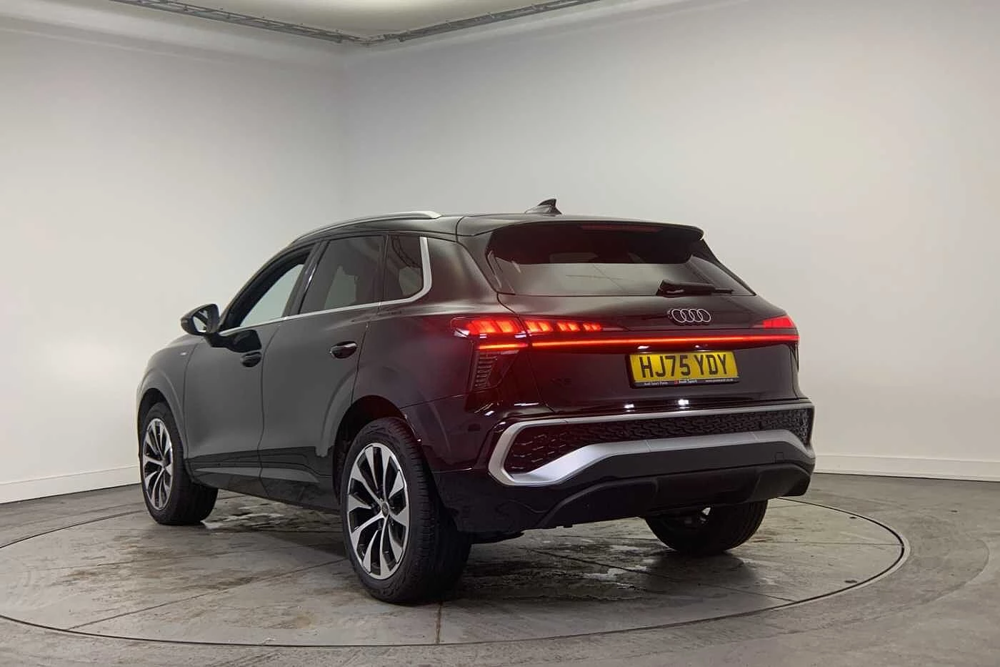 Audi-Q3-image-2