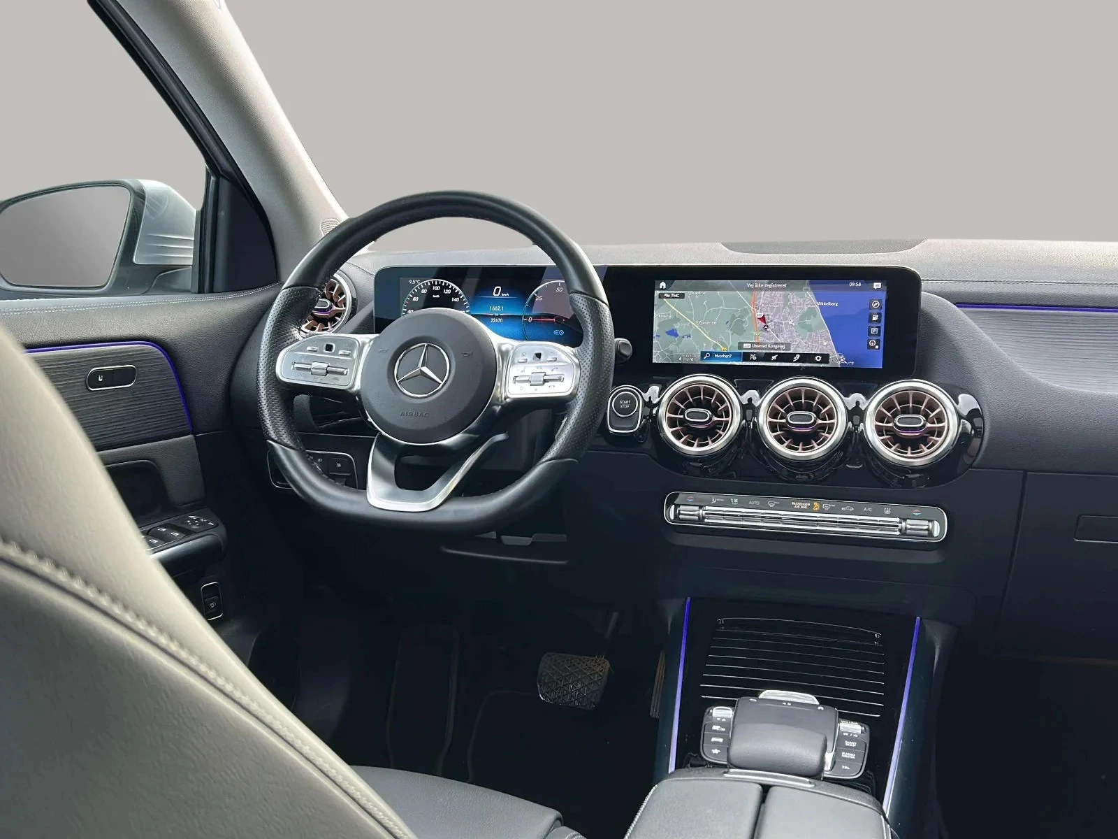 Mercedes-Benz-EQA-image-15