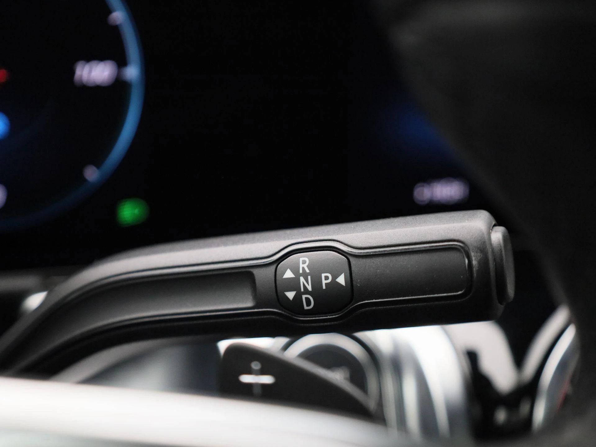 Mercedes-Benz-EQB-image-29
