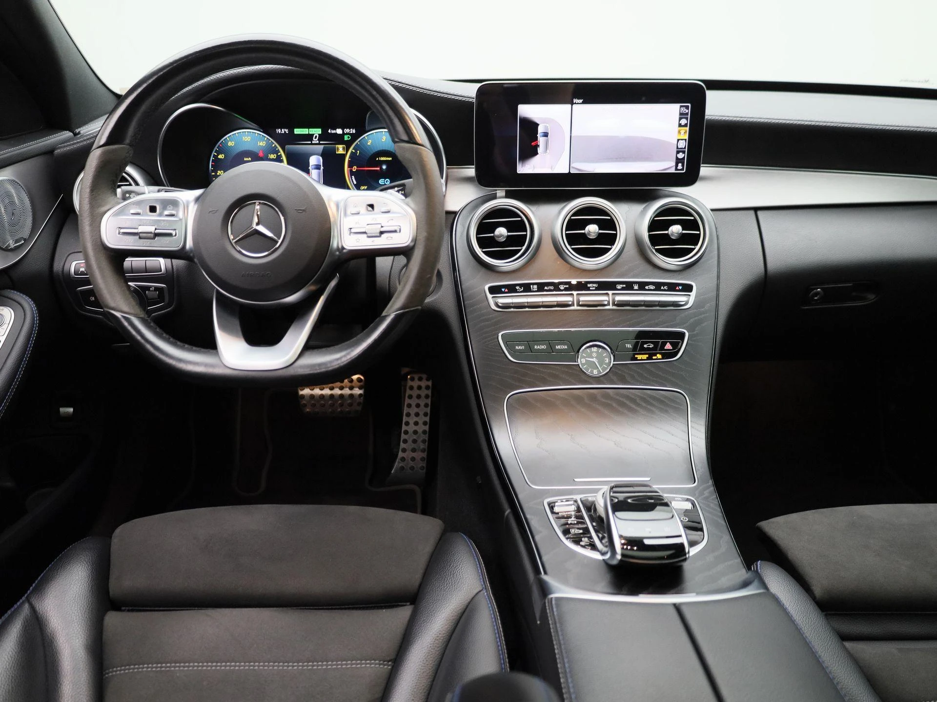 Mercedes-Benz-C-Klasse-image-6
