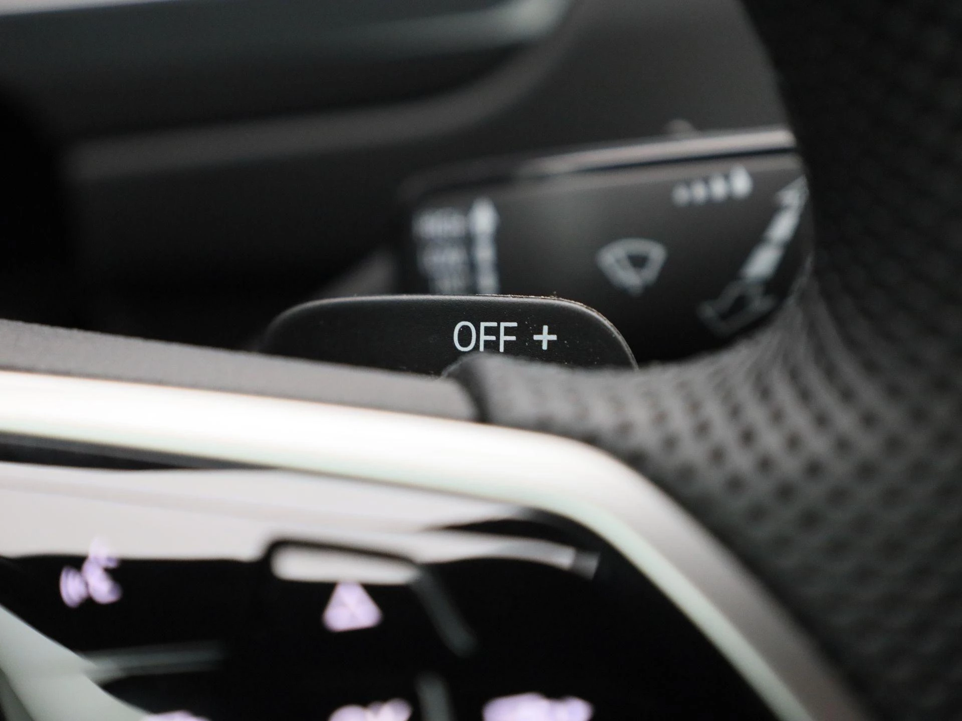 Volkswagen-Tiguan-image-28
