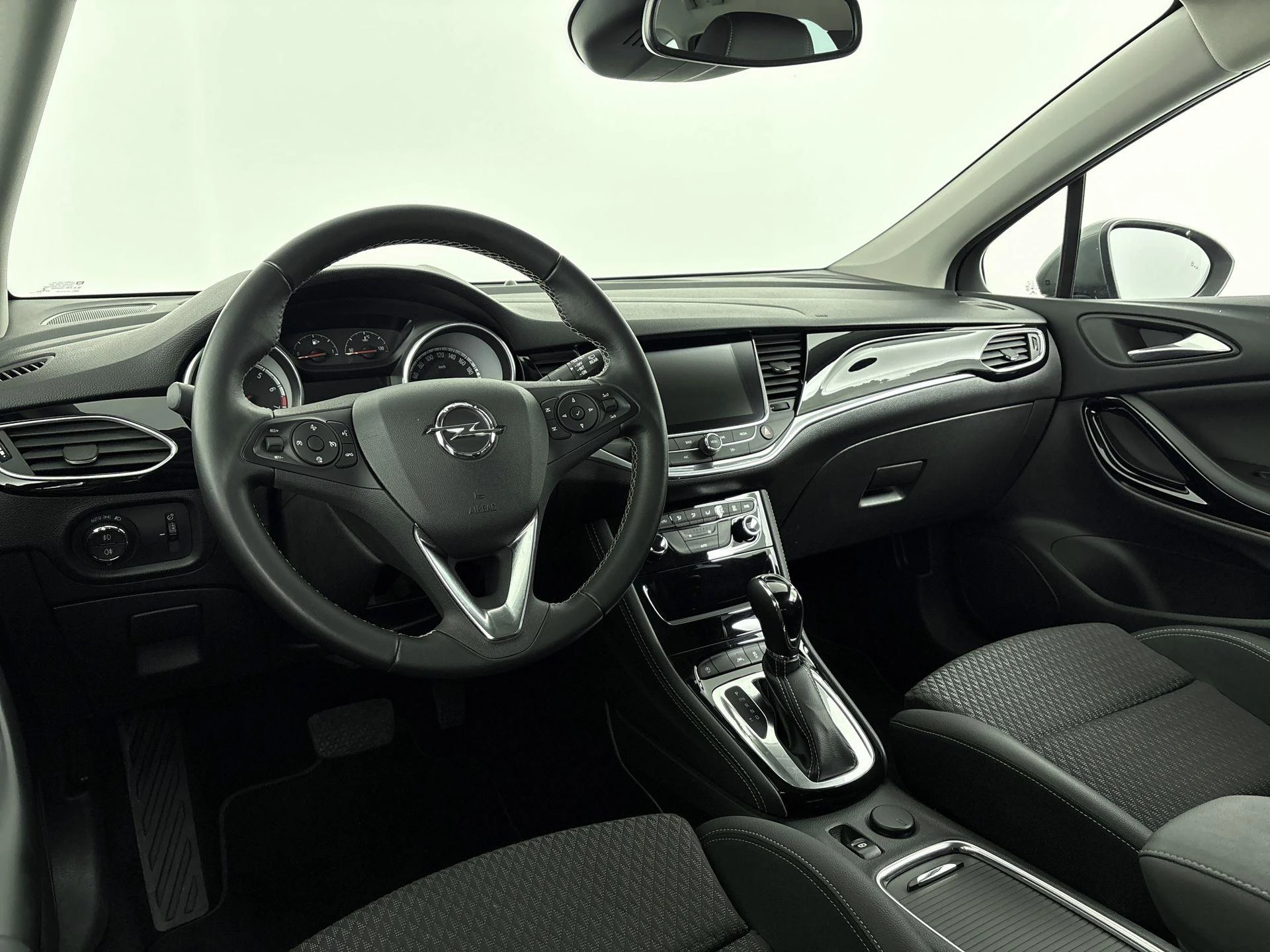 Opel-Astra-image-12
