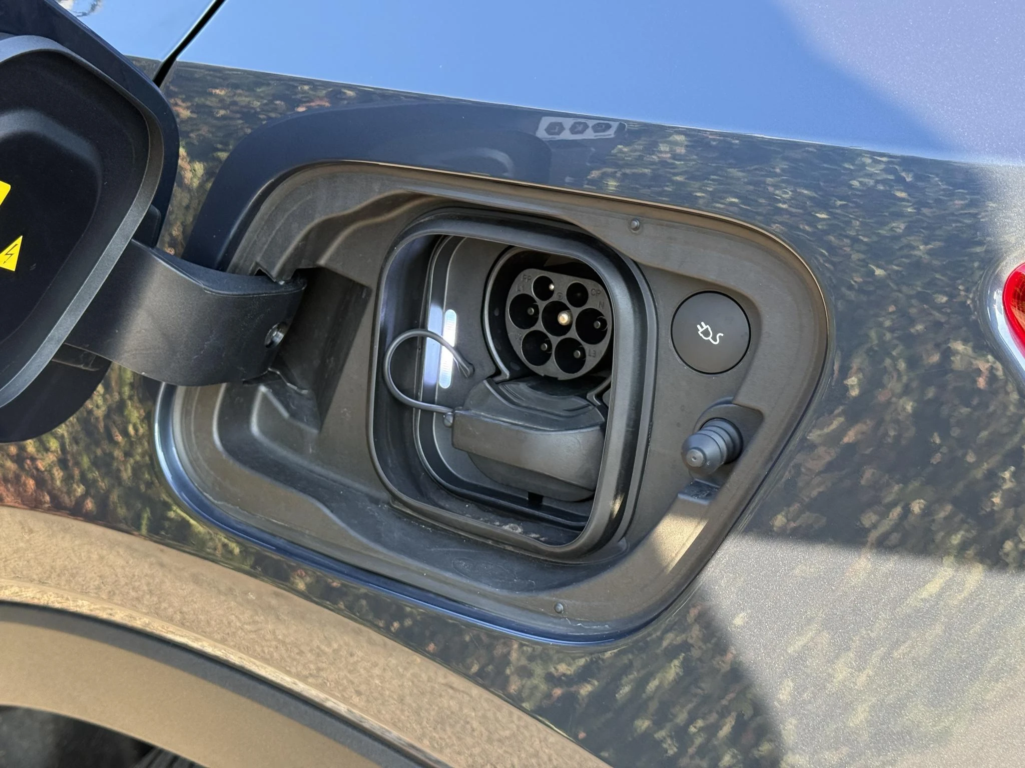 Volvo-EX40-image-17
