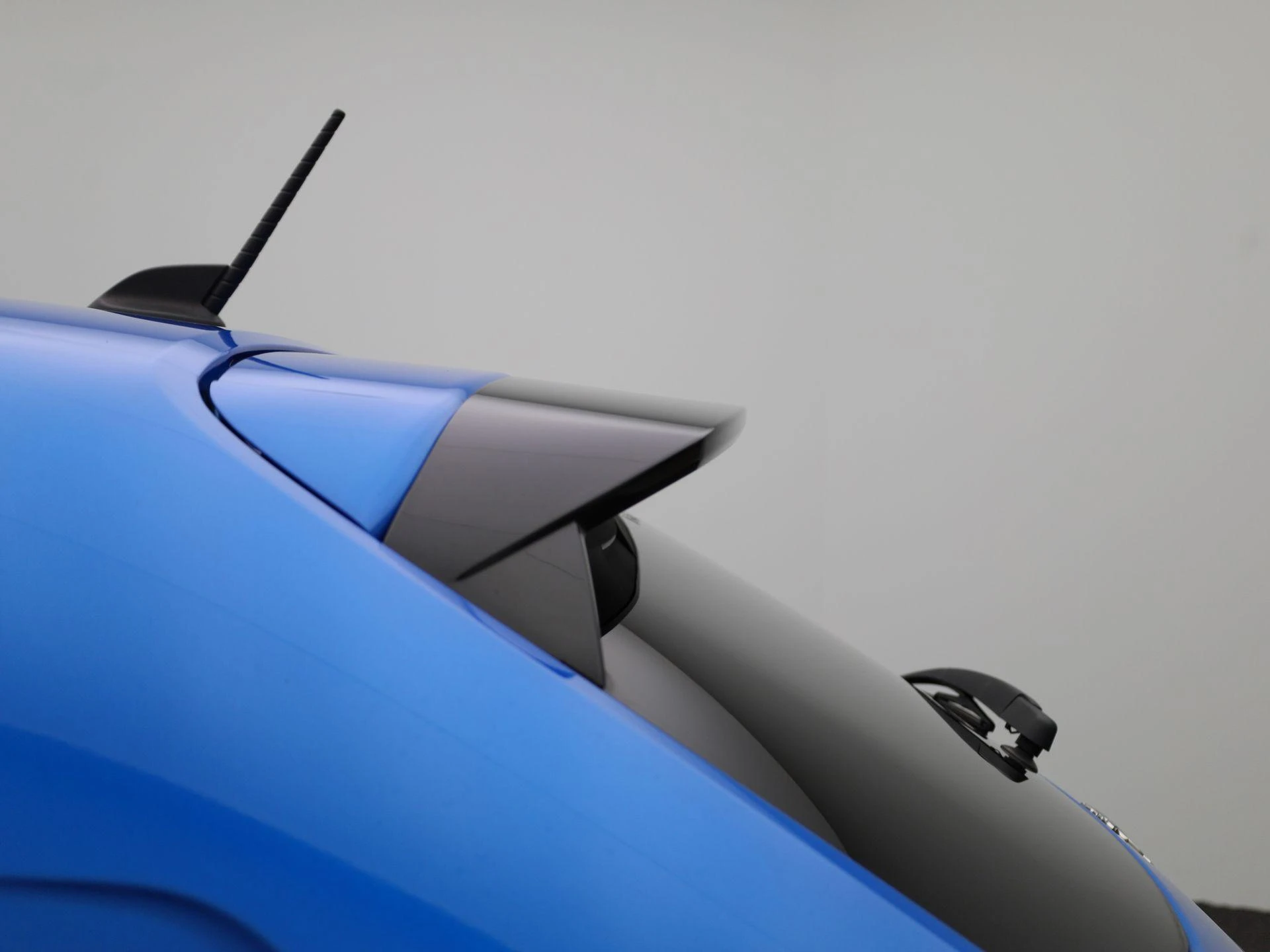Peugeot-e-208-image-49