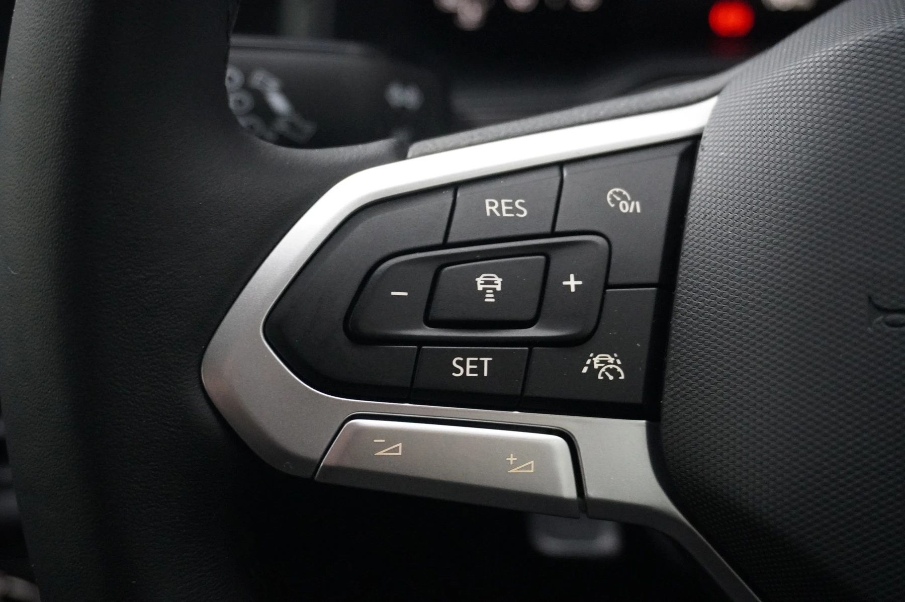 Volkswagen-Polo-image-24