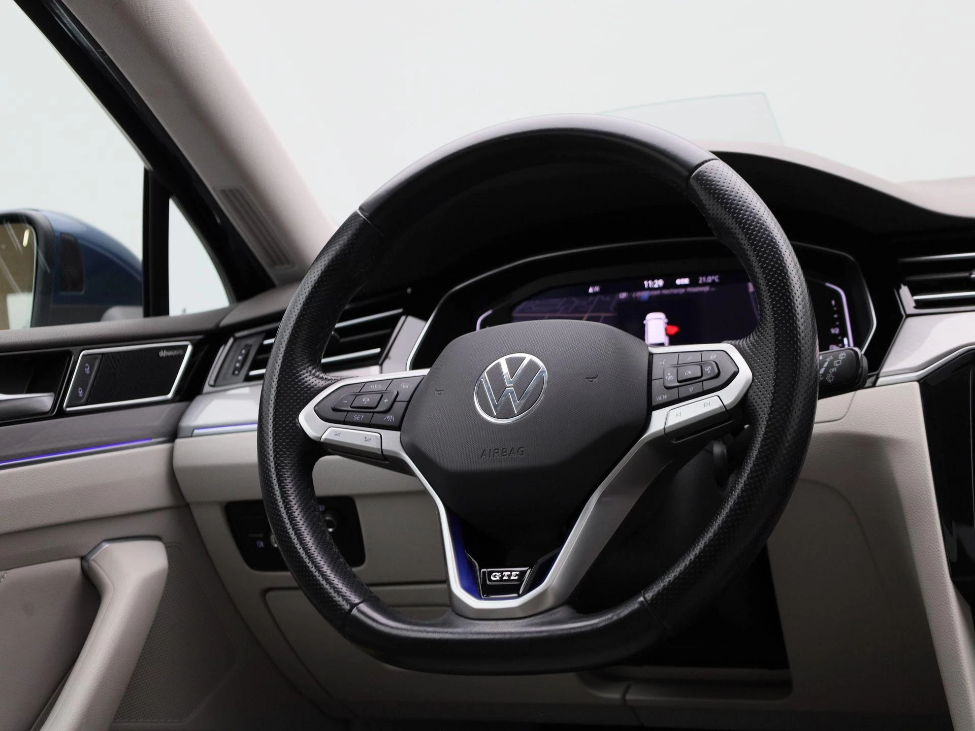 Volkswagen-Passat-image-44