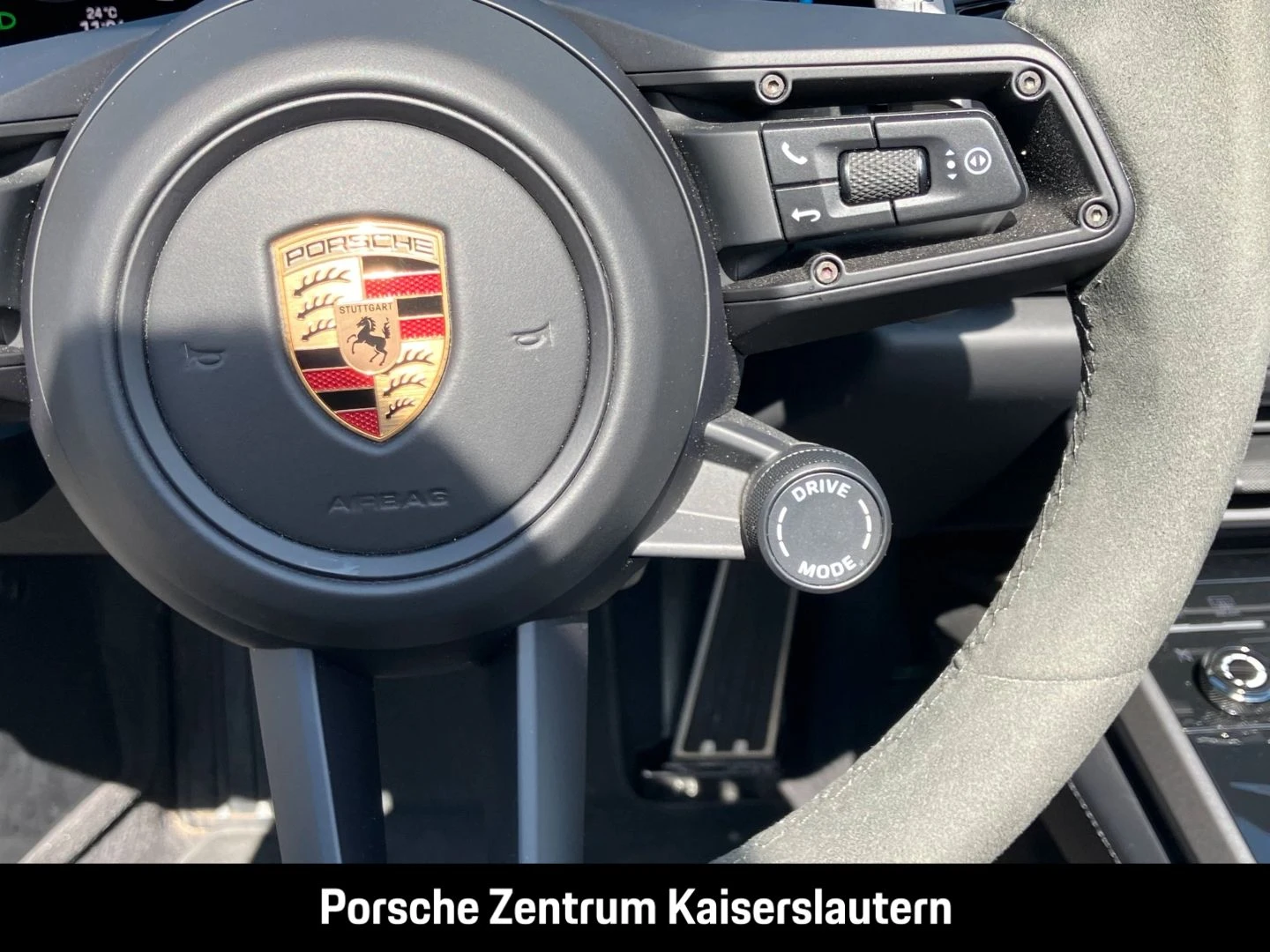 Porsche 911 992 Carrera Cabrio Sportabgas Surround-View carrera
