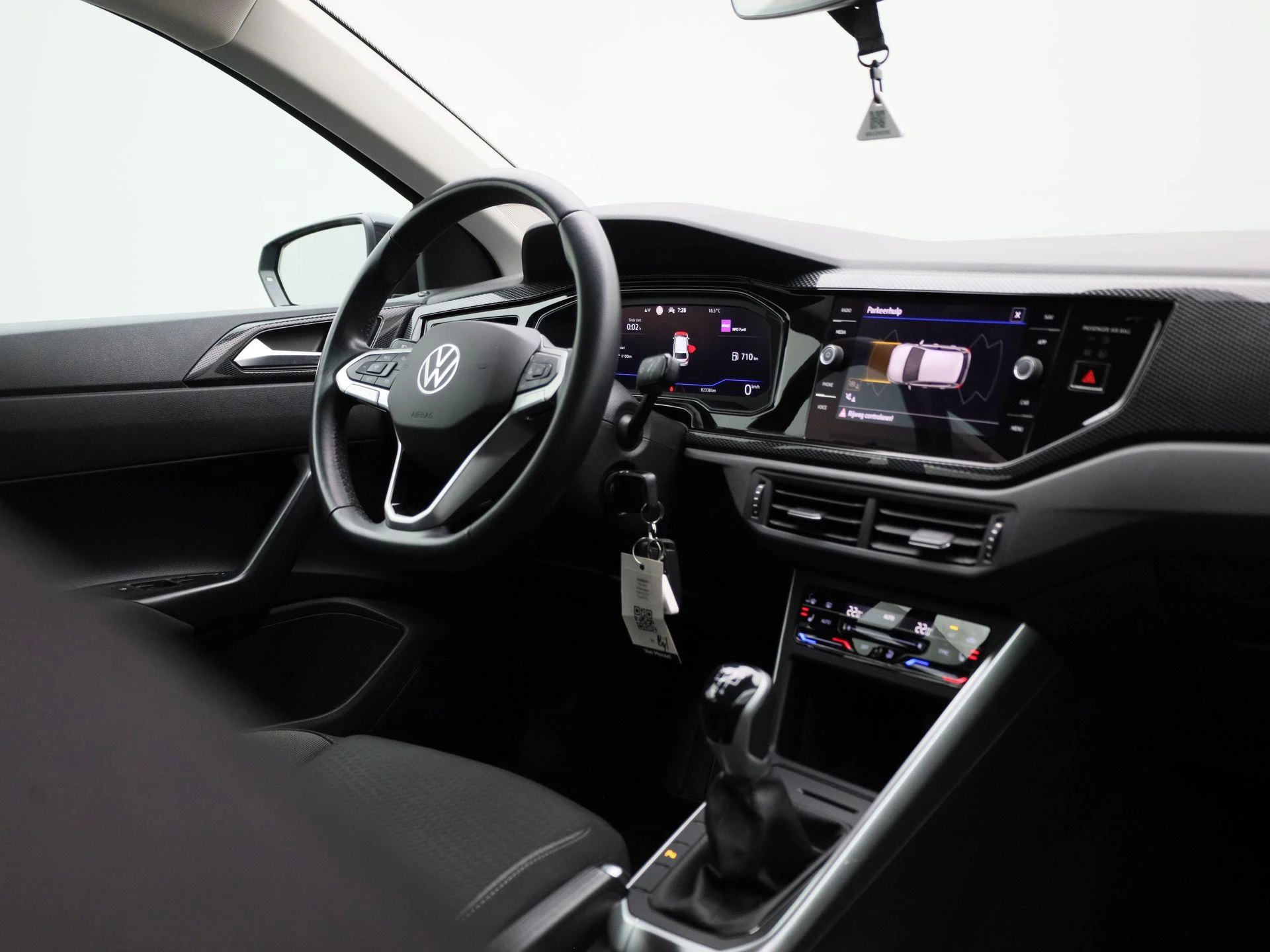 Volkswagen-Polo-image-32