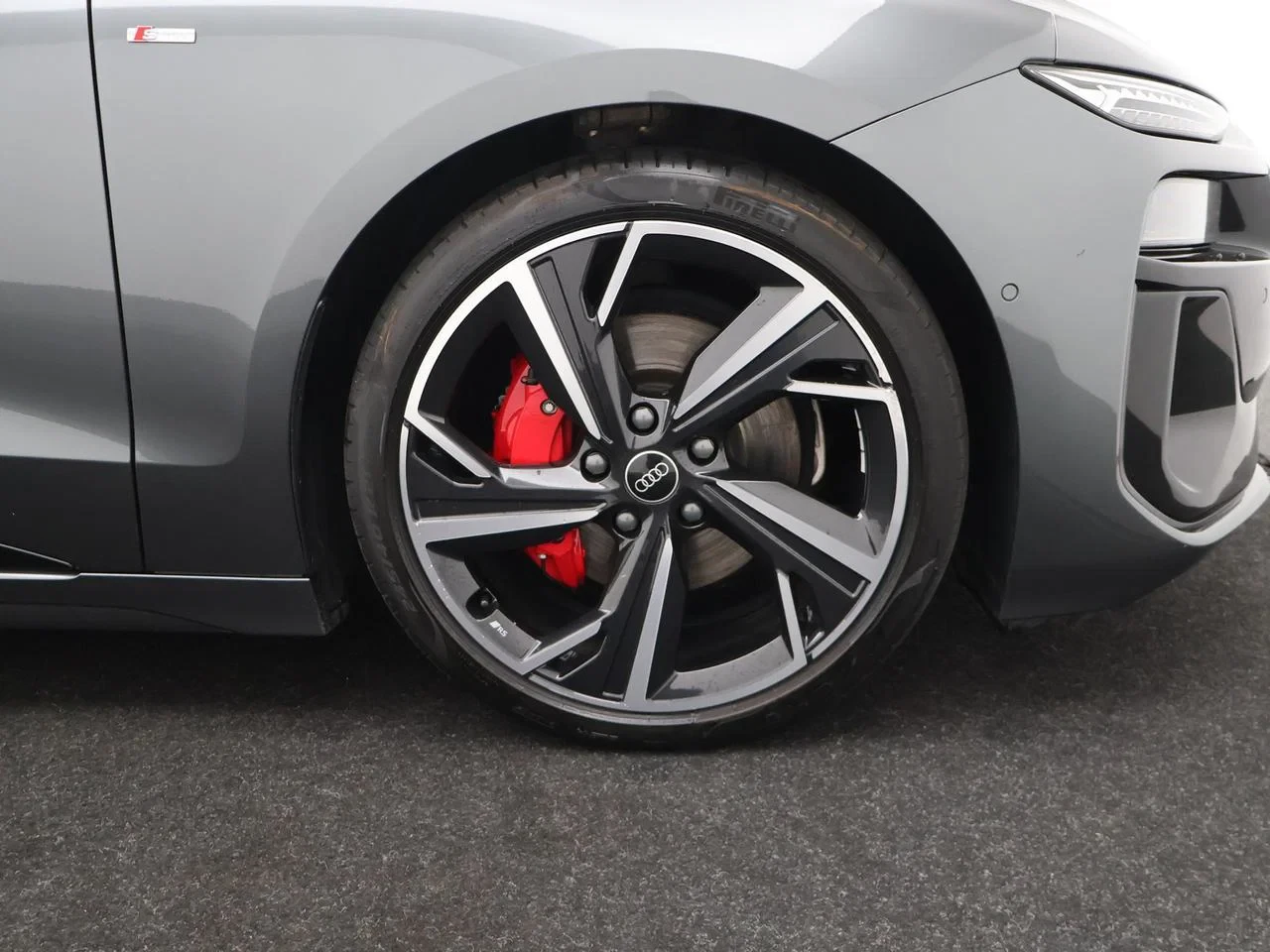 Audi-A6 Sportback e-tron-image-3