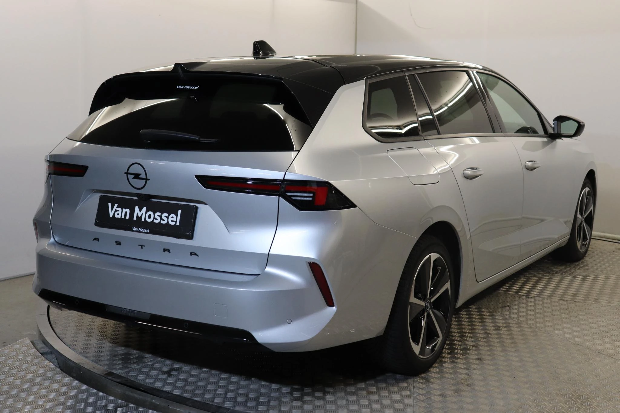 Opel-Astra-image-4