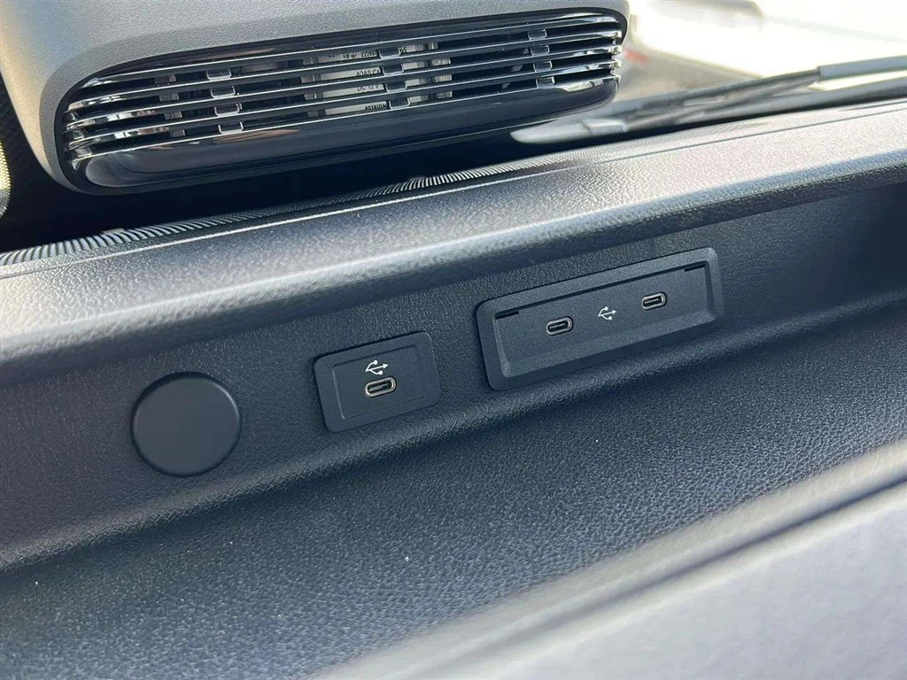 Mercedes-Benz-Sprinter-image-18