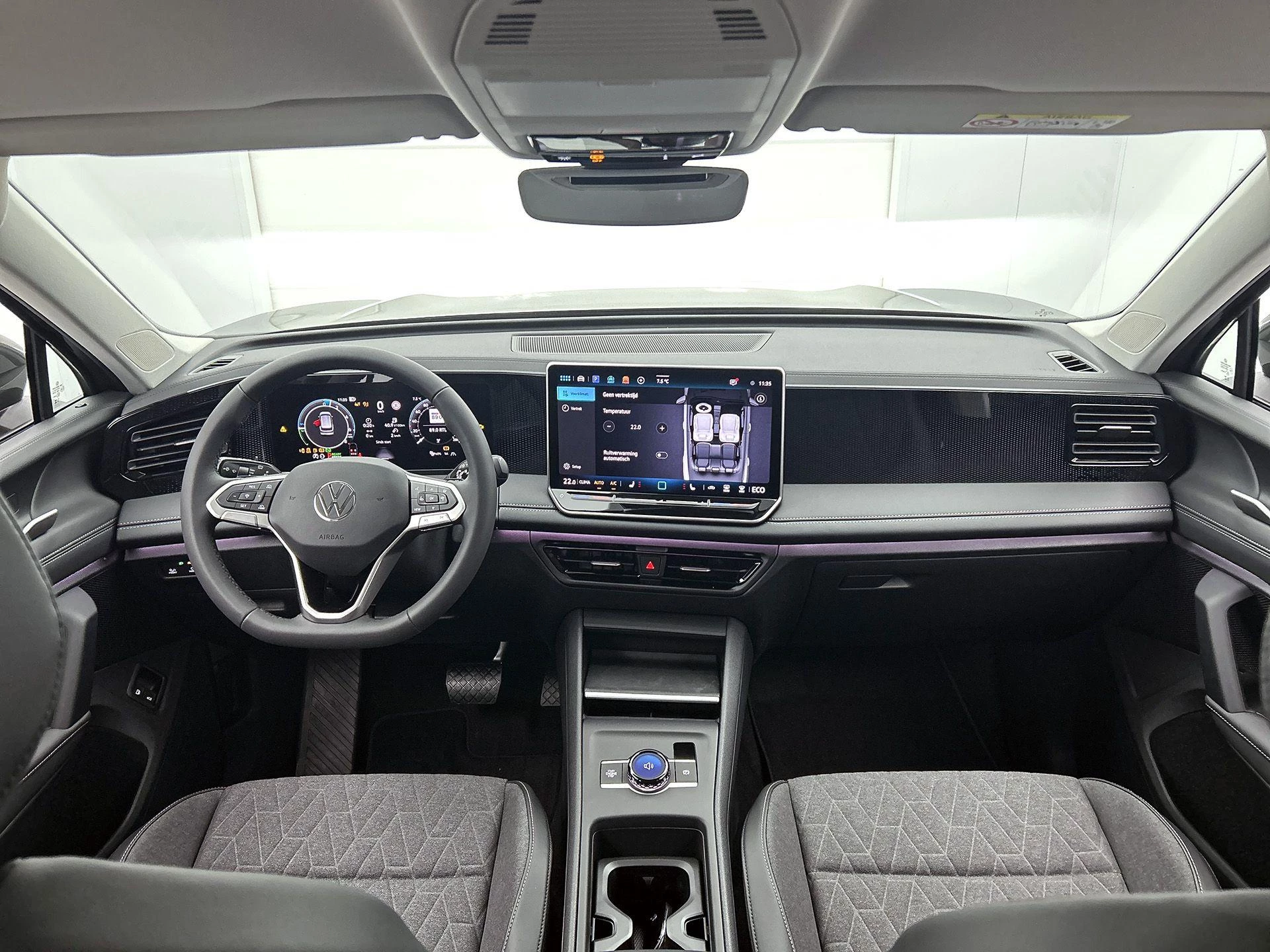 Volkswagen-Tiguan-image-21