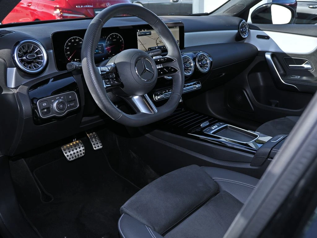 Mercedes-Benz-A-Klasse 200-image-8