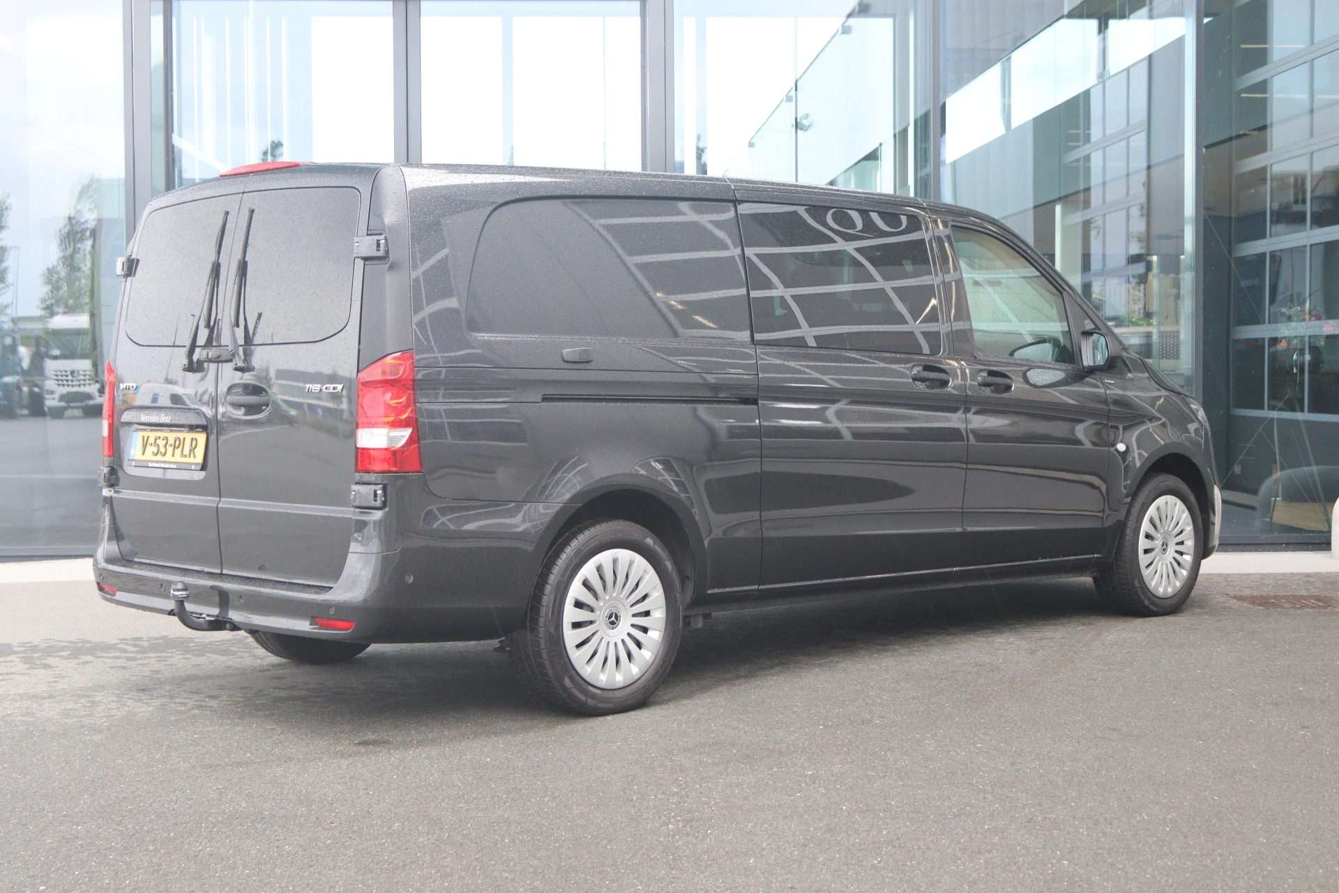 Mercedes-Benz-Vito-image-1