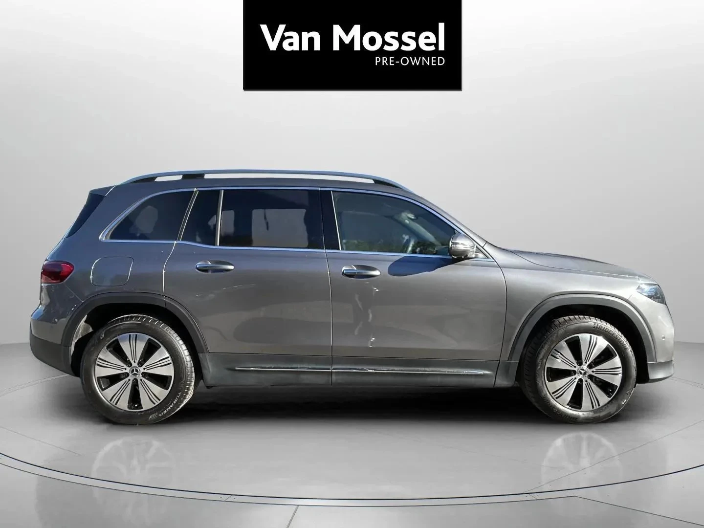 Mercedes-Benz-EQB-image-3