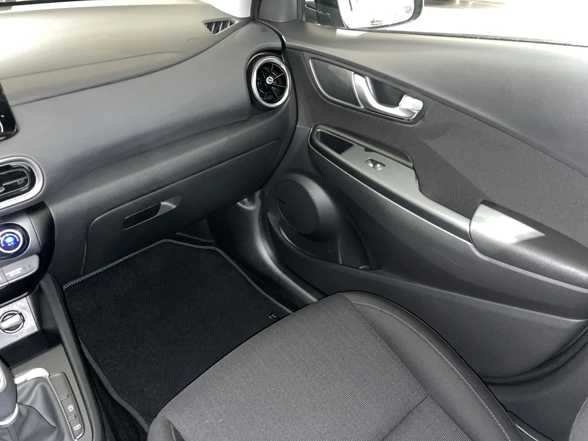 Hyundai-Kona-image-8