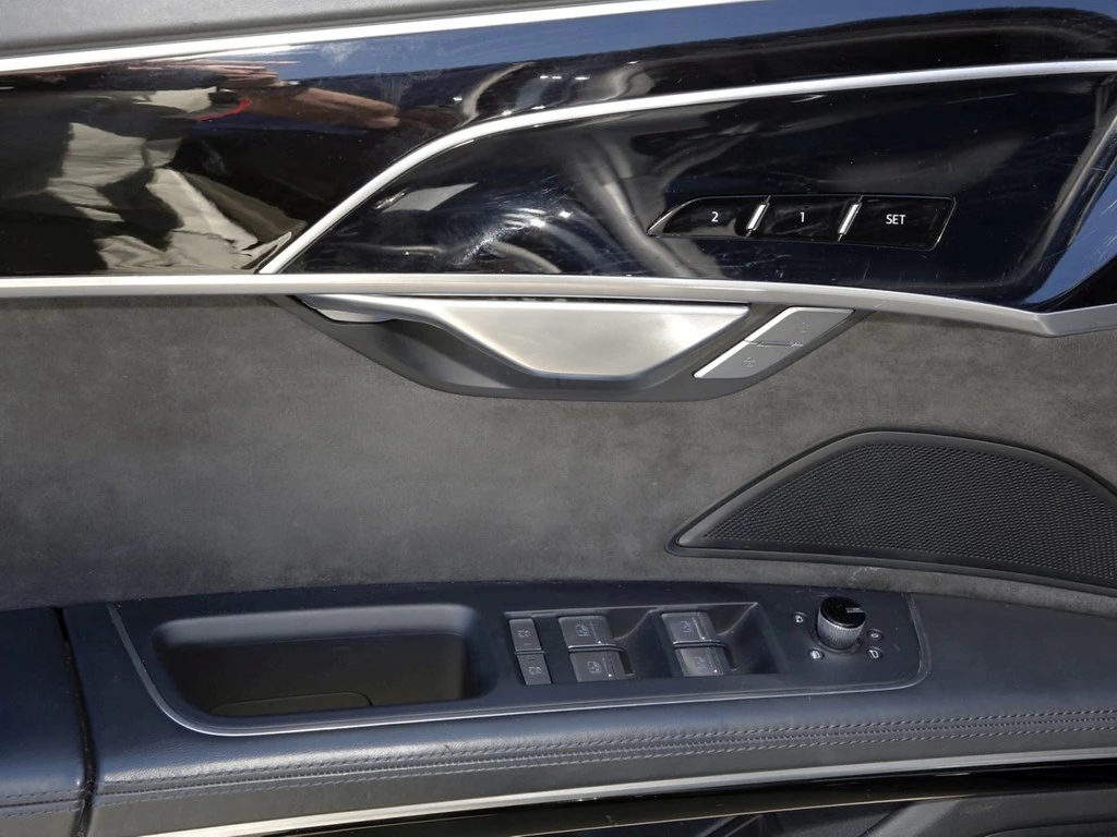 Audi S8 4.0 TFSI quattro PANO*360°*STHZ*MATRIX*LEDER*B&O