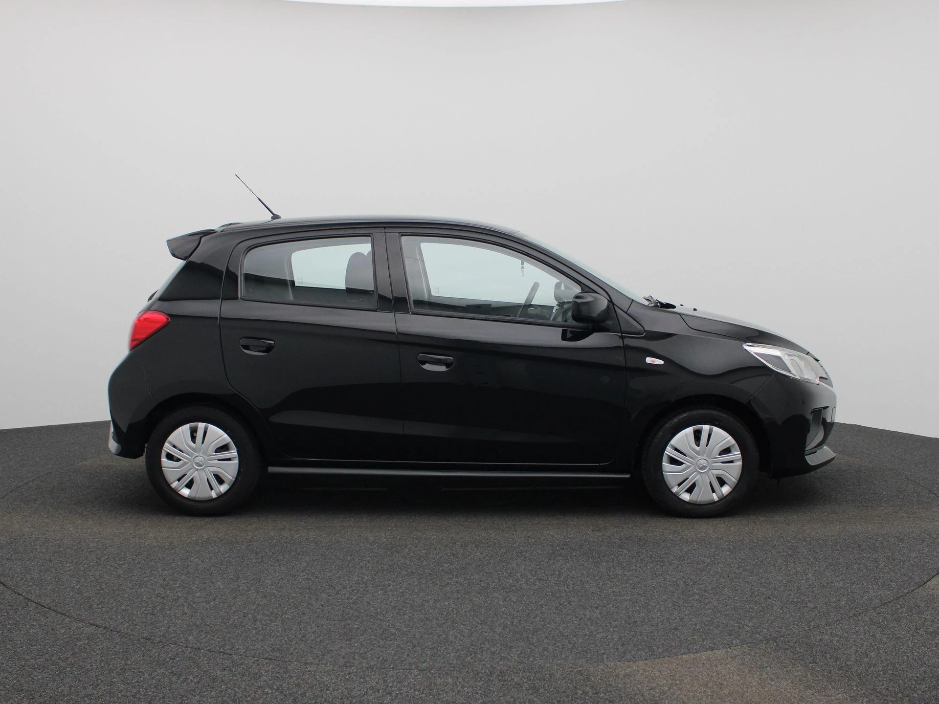 Mitsubishi-Space Star-image-5