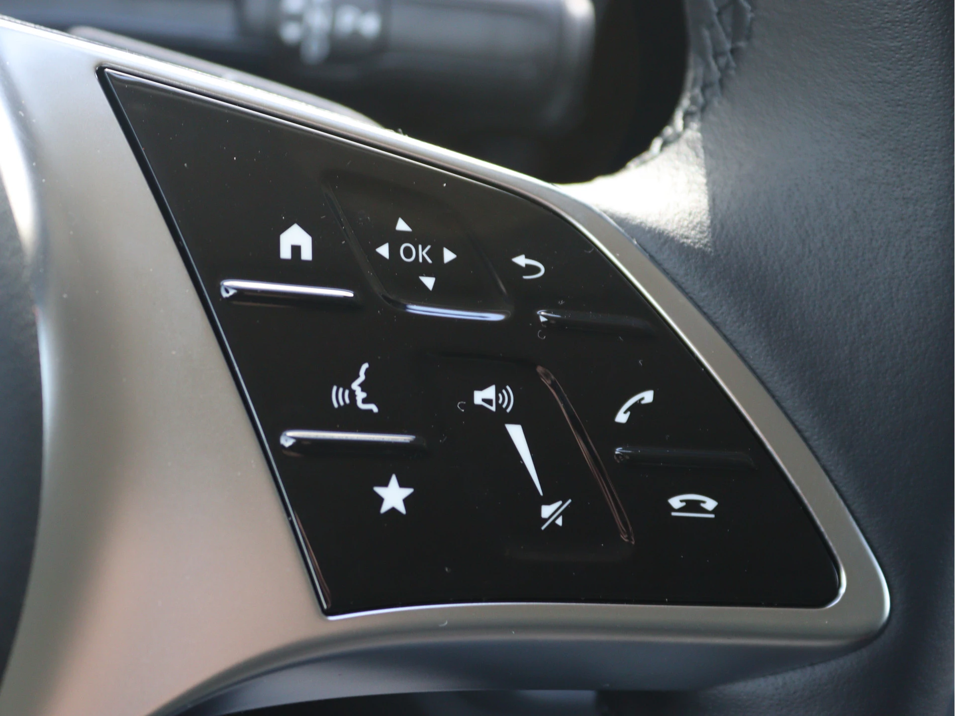 Mercedes-Benz-Vito-image-7